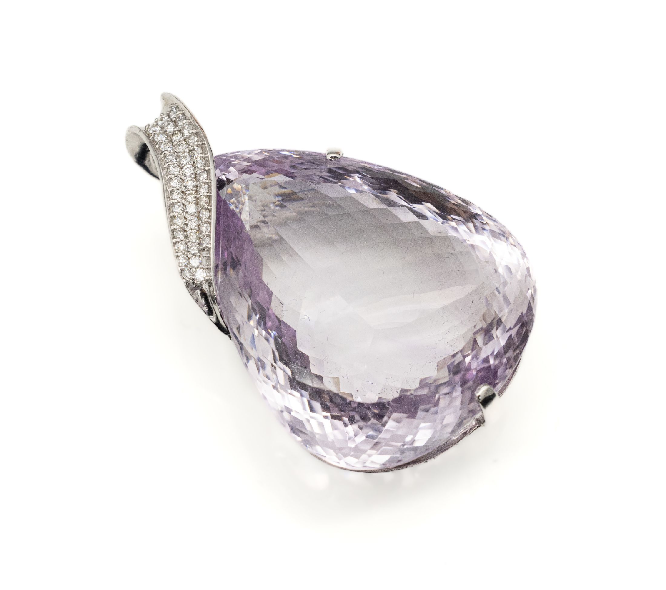 18 kt Gold Amethyst-Brillant-Anhänger, WG 750/000, facett. heller Amethysttropfen ca. 110.00 ct, Diamanten zus. ca. 1.00 ct Weiß/si,L. ca. 5 cm, ...