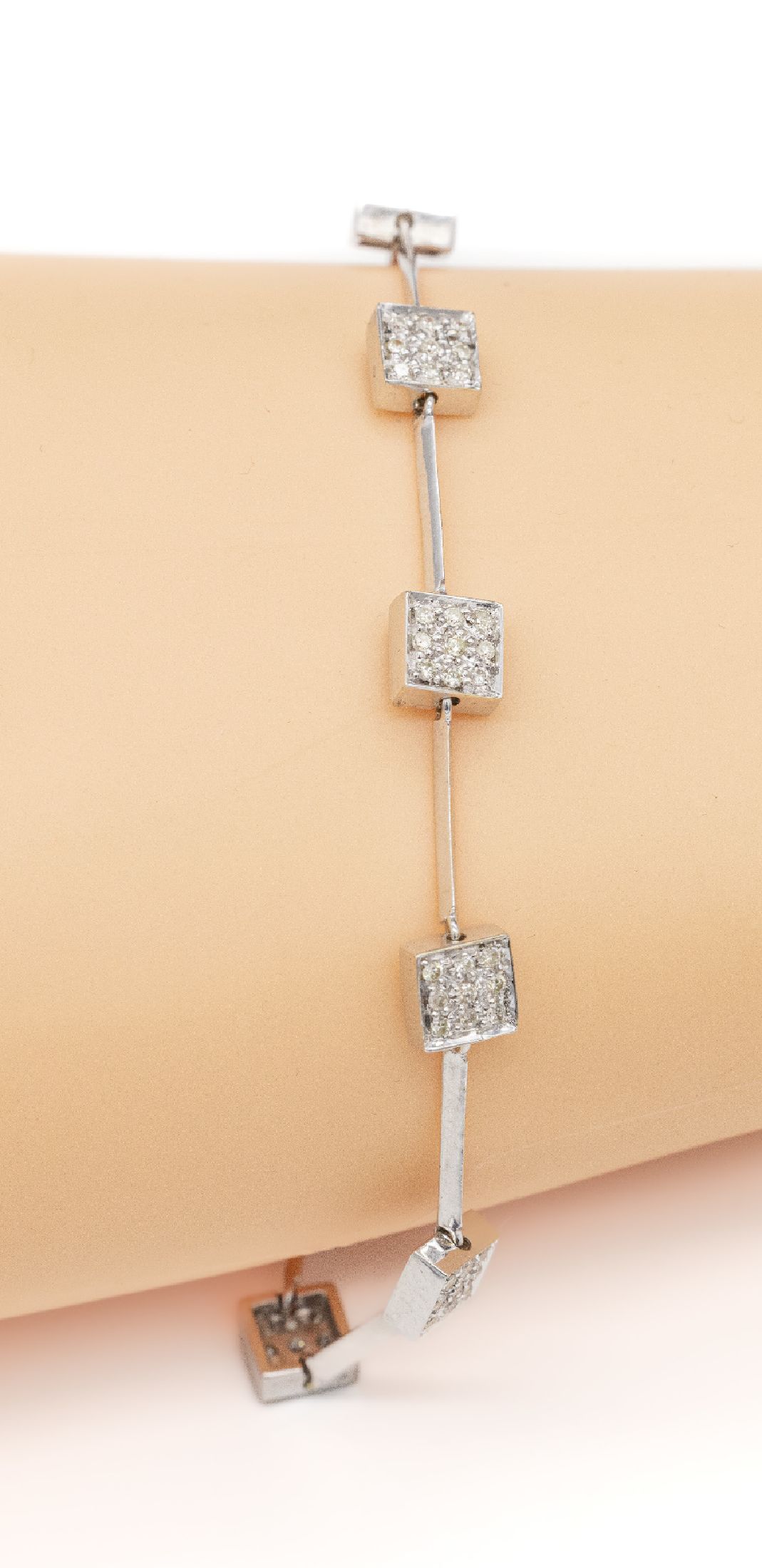18 kt Gold Brillant-Armband, WG 750/000, Brillanten zus. ca. 1,00 ct Weiß-get.Weiß/si, L. ca. 20 cm, Kastenschloß