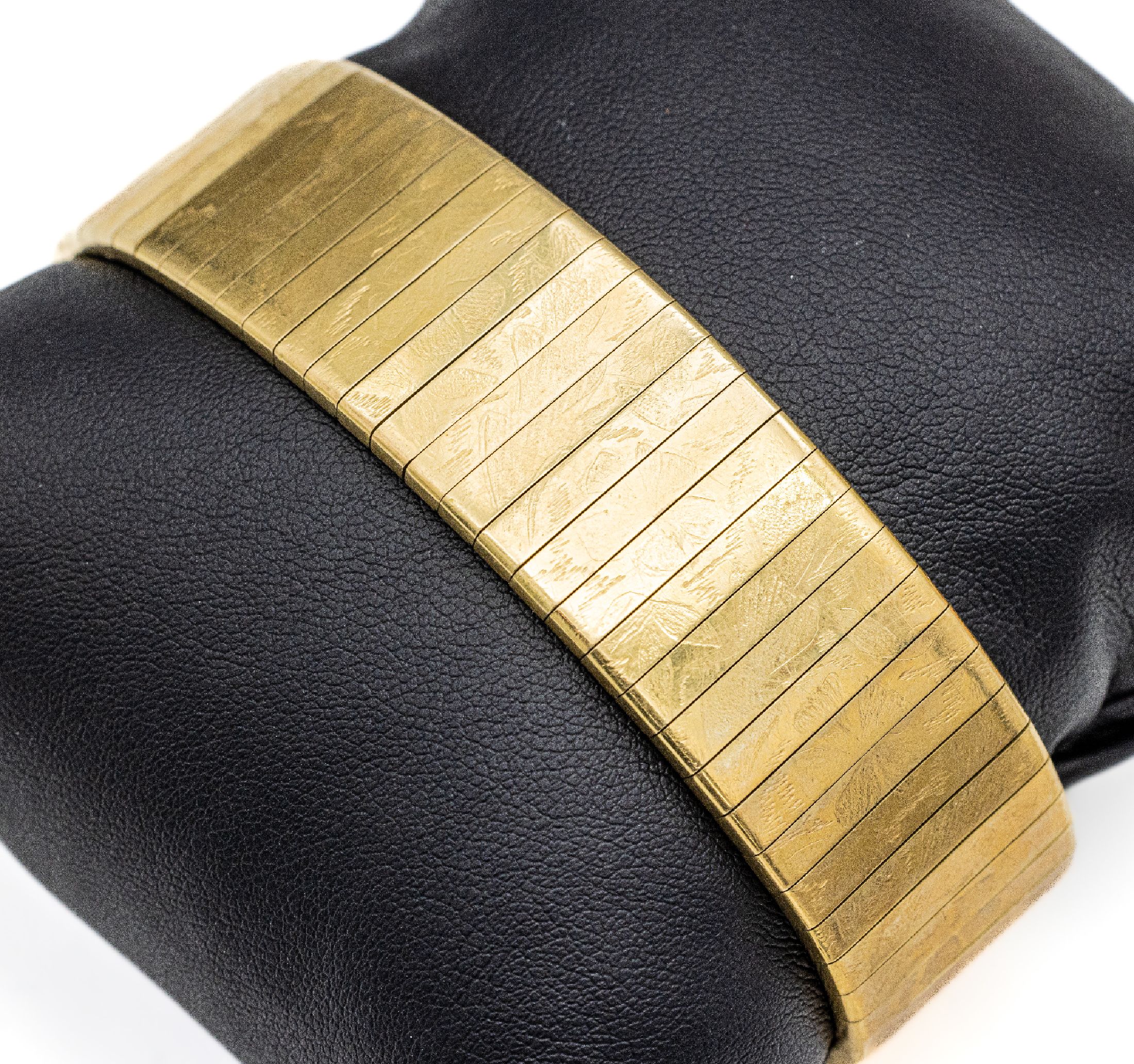 18 kt Gold Armband, GG 750/000, ca. 59.4 g,L. ca. 19 cm, Kastenschloß mit Sicherheitsachten