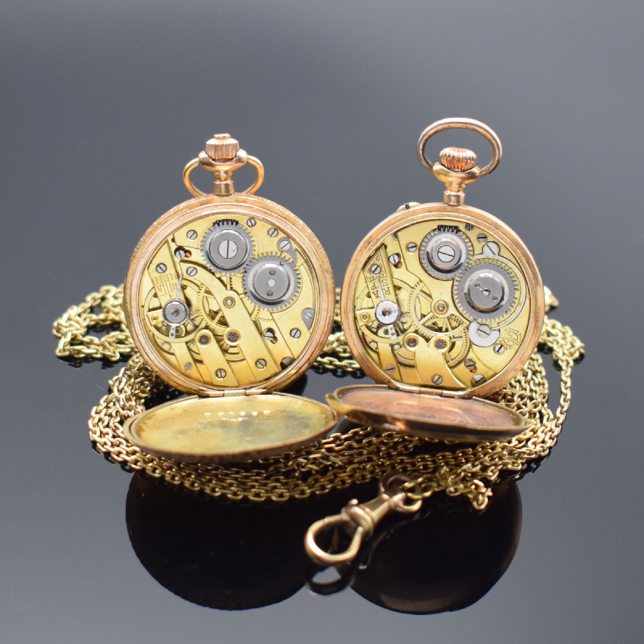 Detail e: 2 Damentaschenuhren und Kette in GG und RG 585/000, Uhren Schweiz um 1890, Kette später, beide m. Kronenaufzug, Zylinderhemmung, Emailzifferblätter ...