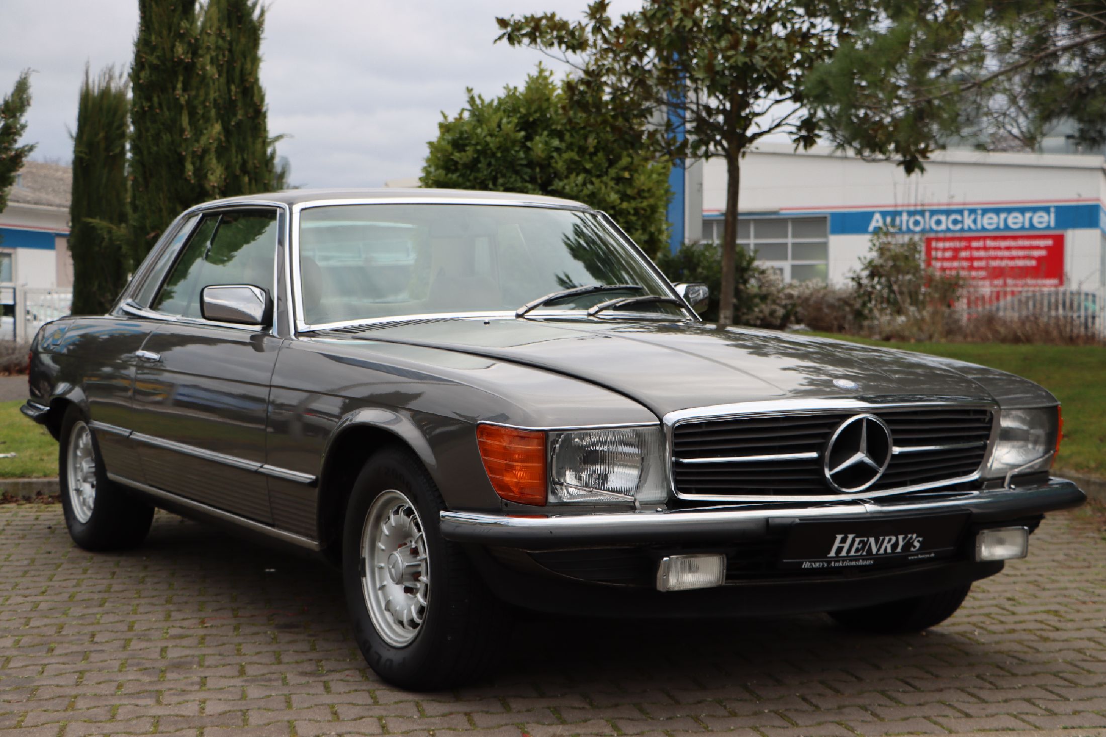 Mercedes-Benz 500 SLC, Fahrgestellnummer: WDB10702612002281, EZ 02/1981, 2. Hand innerhalb einer Familie, Laufleistung ca. 240.000 km abgelesen, HU ...