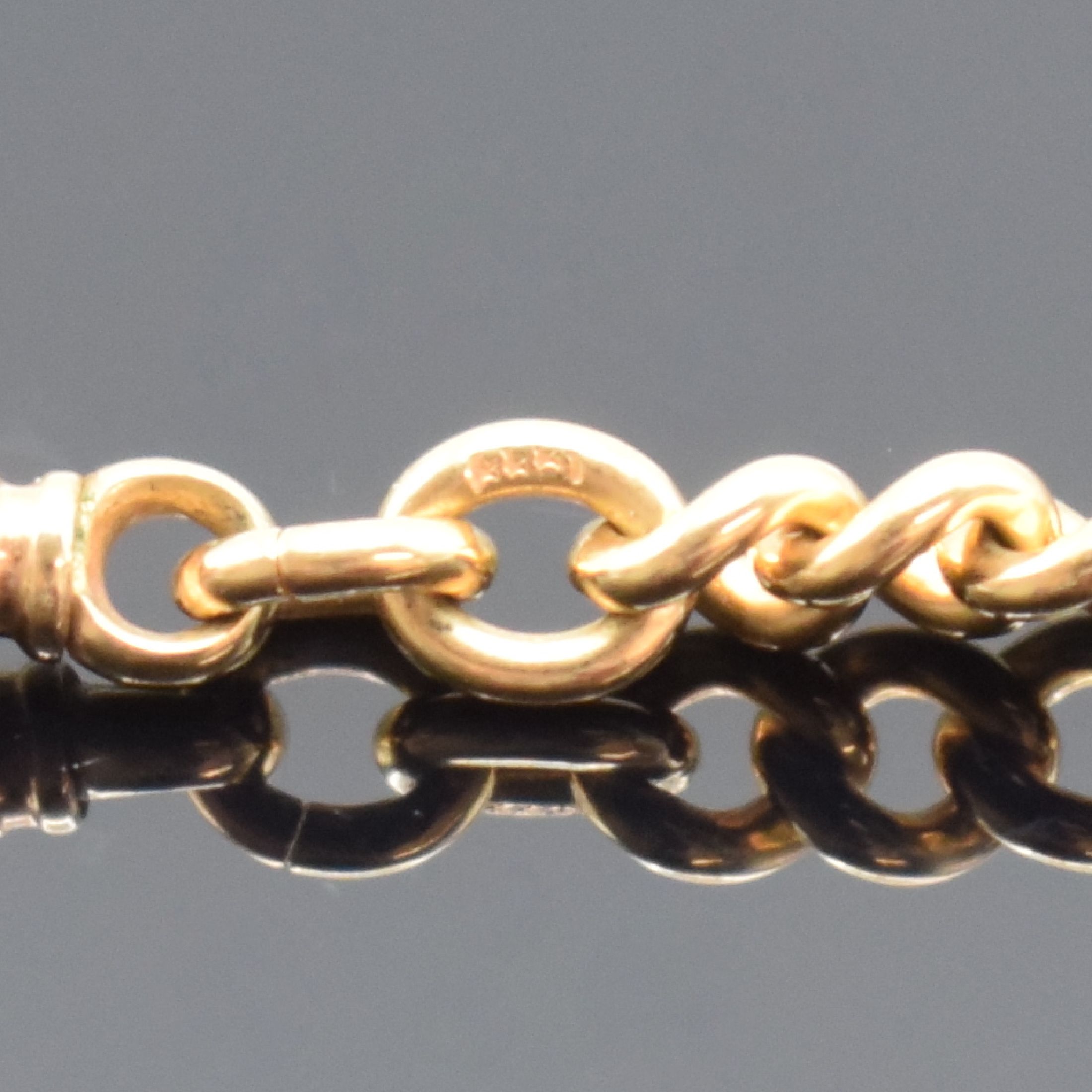 Detail b: Taschenuhrkette in RoséG 333/000, m. Karabiner und Federring, L. ca. 27,5 cm, Gew. ca. 28g, in gebrauchsfähigen Zustand