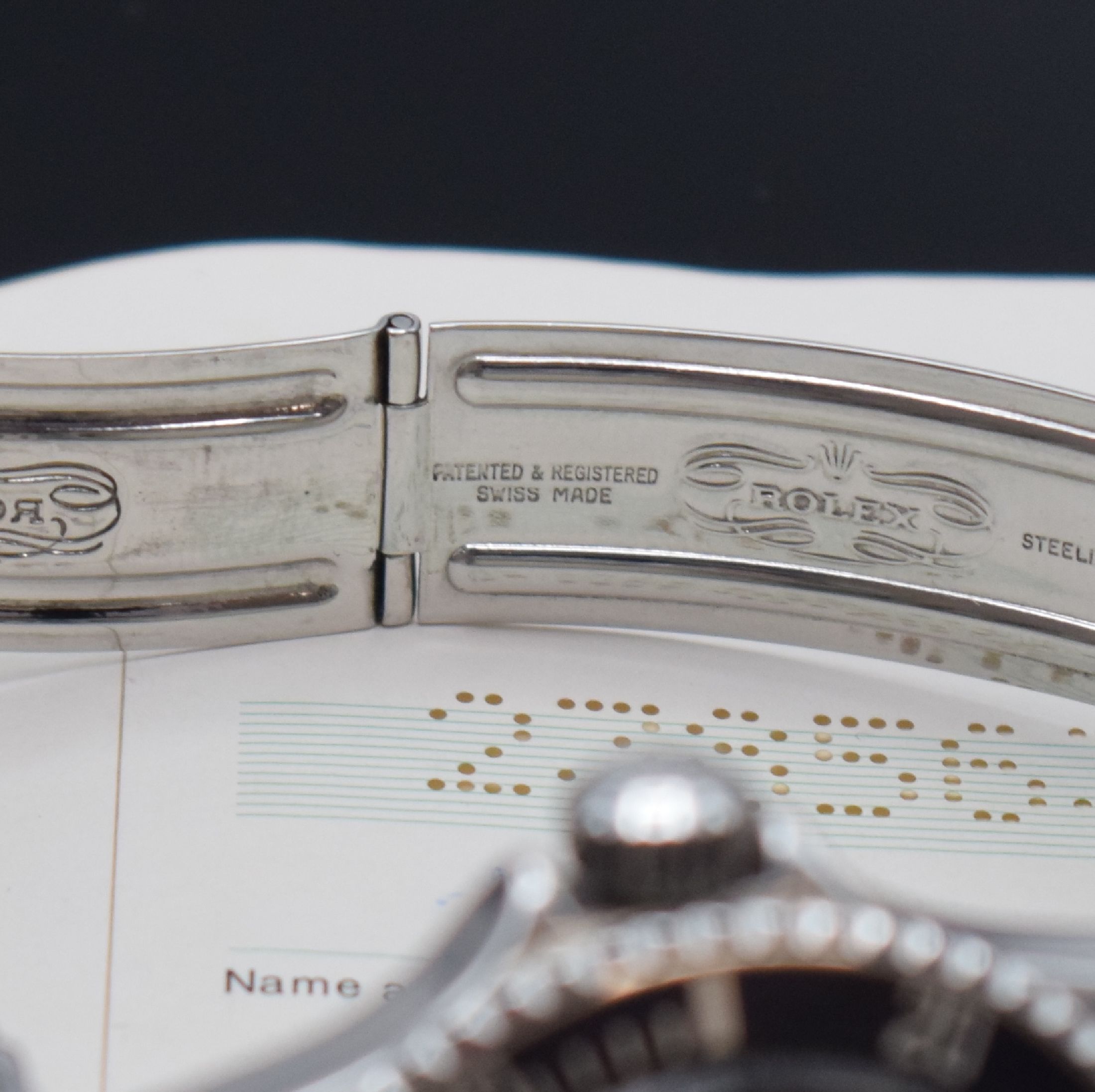 Detail e: ROLEX "Red" Submariner MK II Referenz 1680 seltene Herrenarmbanduhr in Edelstahl mit original Papieren "Double Punched Papers", ...