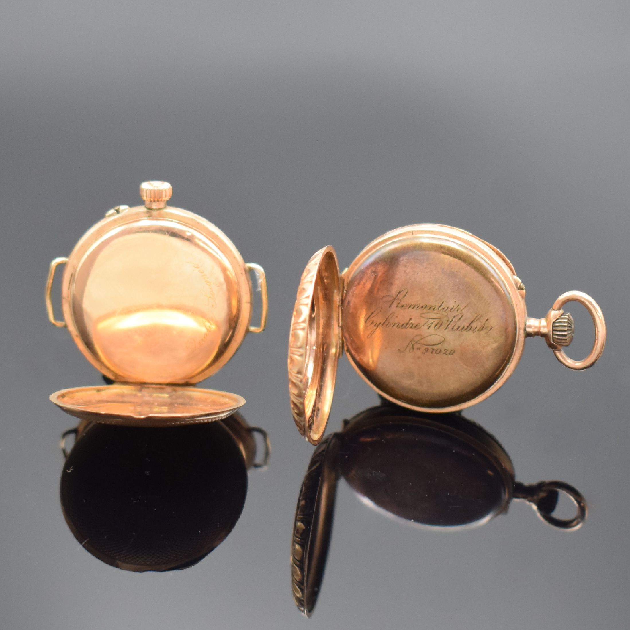 Detail c: 2 Damentaschenuhren in RG 585/000, Schweiz um 1900, 1x Umbau zur Armbanduhr später, Handaufzug, beide m. Emailzifferbl. u. Zylinderhemmung, arab. ...