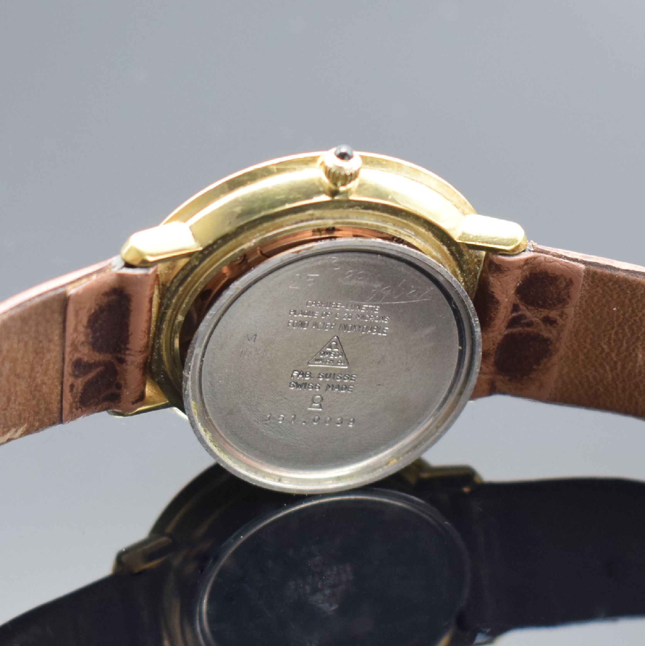 Detail f: OMEGA De Ville Armbanduhr an Referenz 151.0039, Automatik, Schweiz um 1973, verg. Geh., Edelstahlboden aufgedr., Schmuckkrone, gold. Zifferbl. m. ...