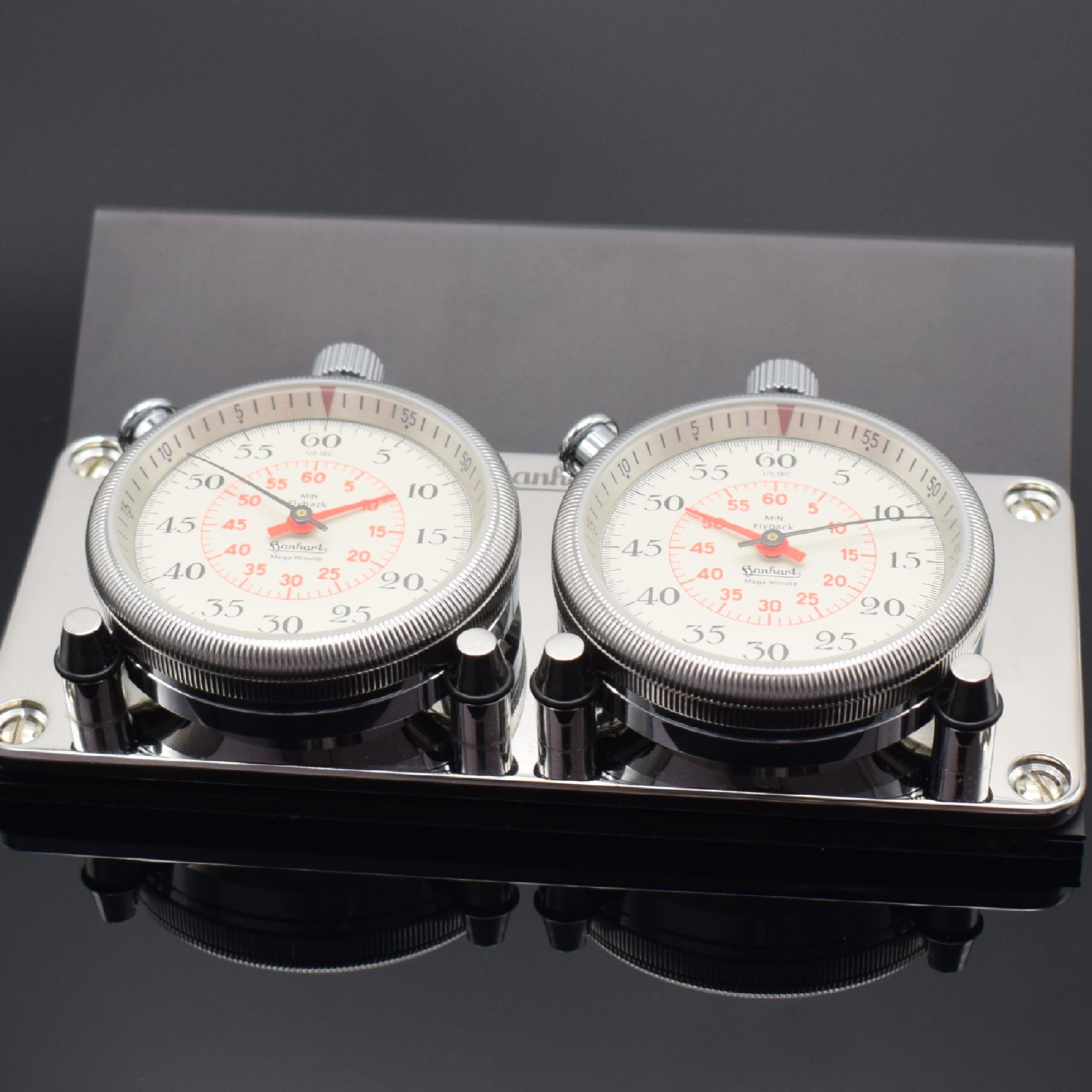 Detail c: HANHART Set bestehend aus 2 nahezu neuwertigen Dashboard-Line Flyback-Stoppuhren mit Hanhart Uhrenplatte und passendem Halter für Porsche 911 G, ...