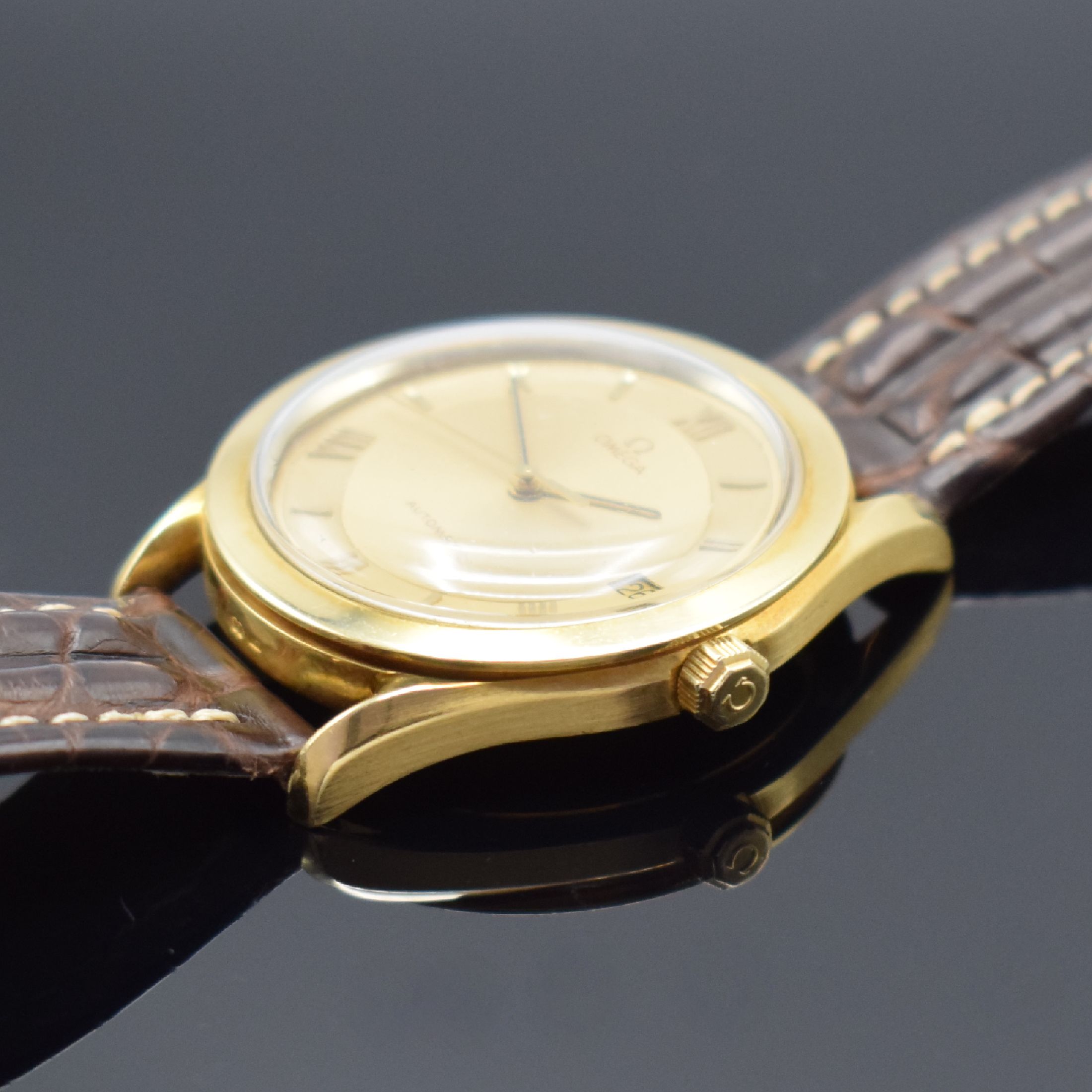 Detail b: OMEGA Herrenarmbanduhr "Speedmaster Classic" in GG 750/000 Referenz BA 166.0285, Automatik, Schweiz um 1990, Boden aufgedr., gold. ...