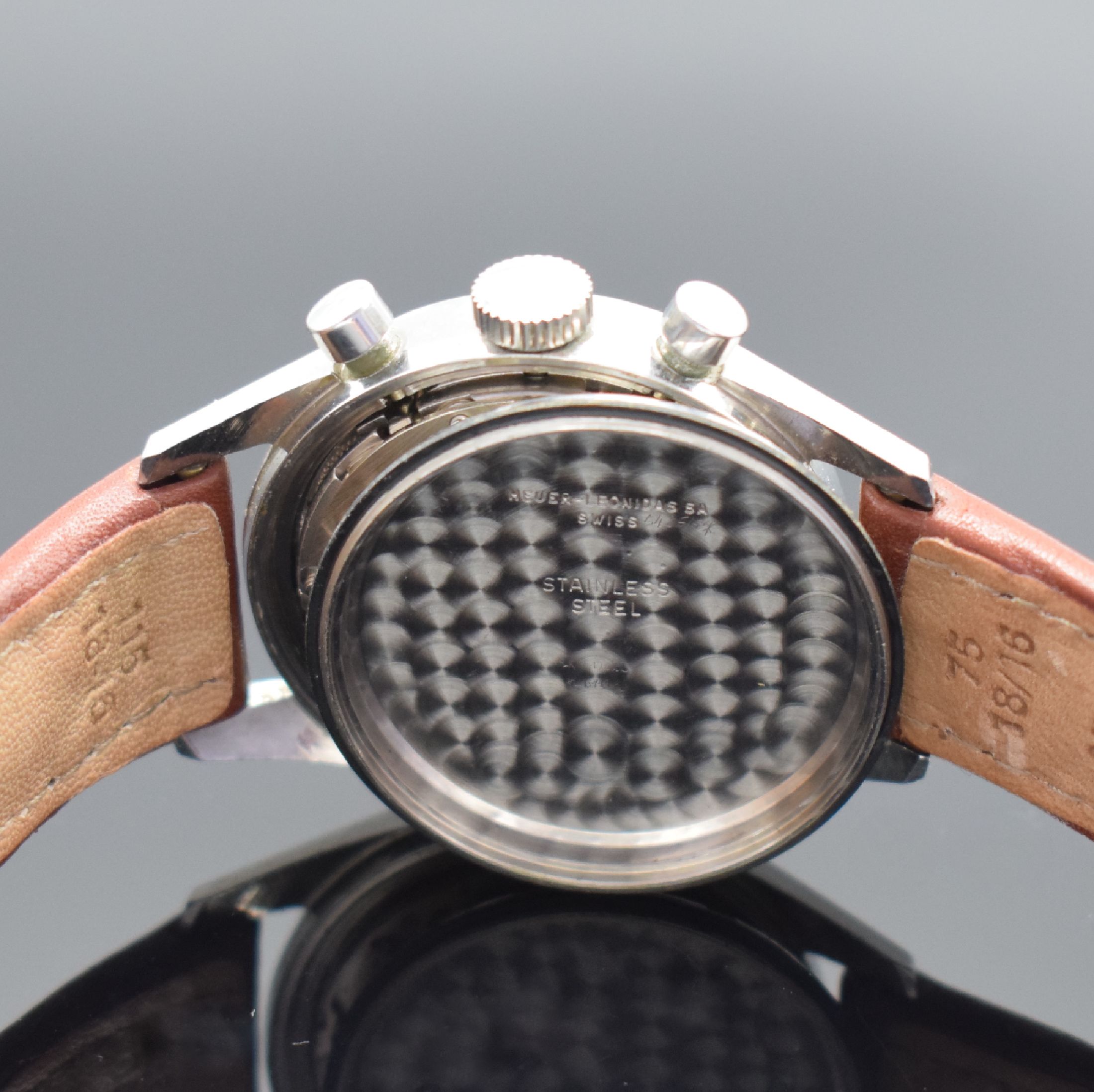 Detail f: HEUER Carrera seltener, legendäre Schaltradchronograph Referenz 2447, Handaufzug, Schweiz 1960er Jahre, Edelstahl, Boden geschr., silb. ...