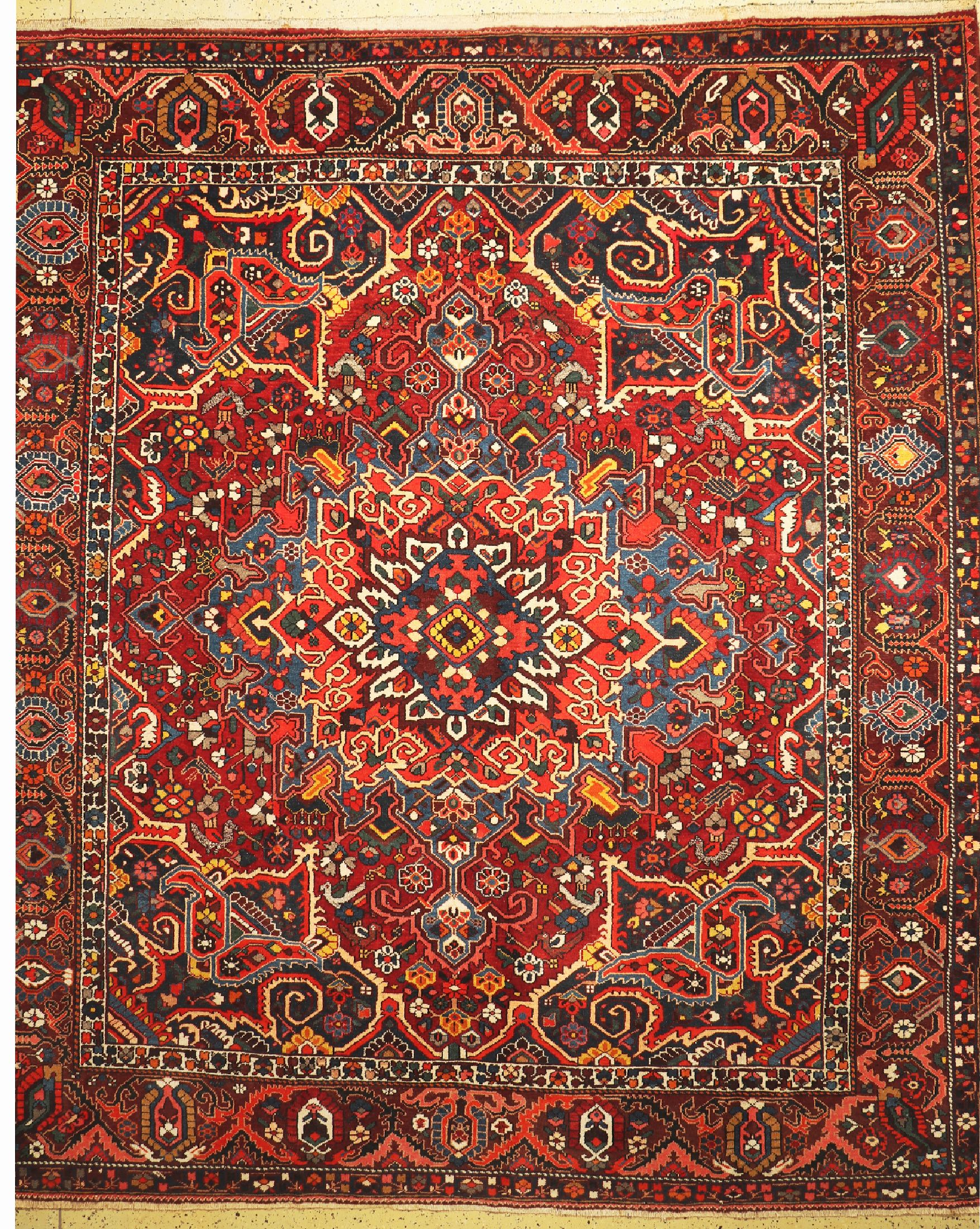 Bachtiar alt, Persien, um 1940, Wolle auf Baumwolle, ca. 370 x 330 cm, EHZ: 1-2
