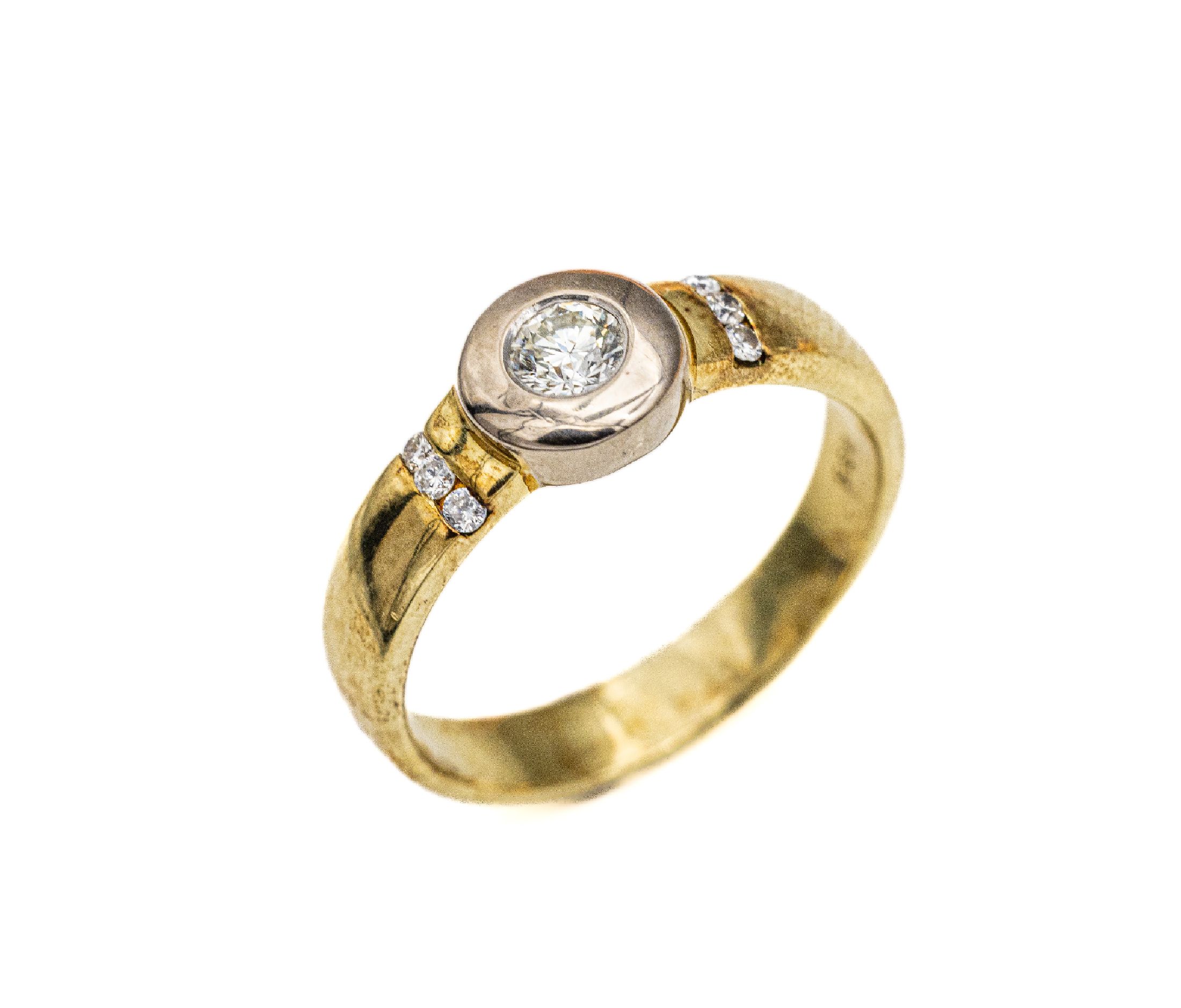 14 kt Brillant-Ring, GG/WG 585/000, 7 Brillanten zus. ca. 0.35 ct (grav.) Weiß- l.get.Weiß/si, total ca. 5.62 g, RW 58