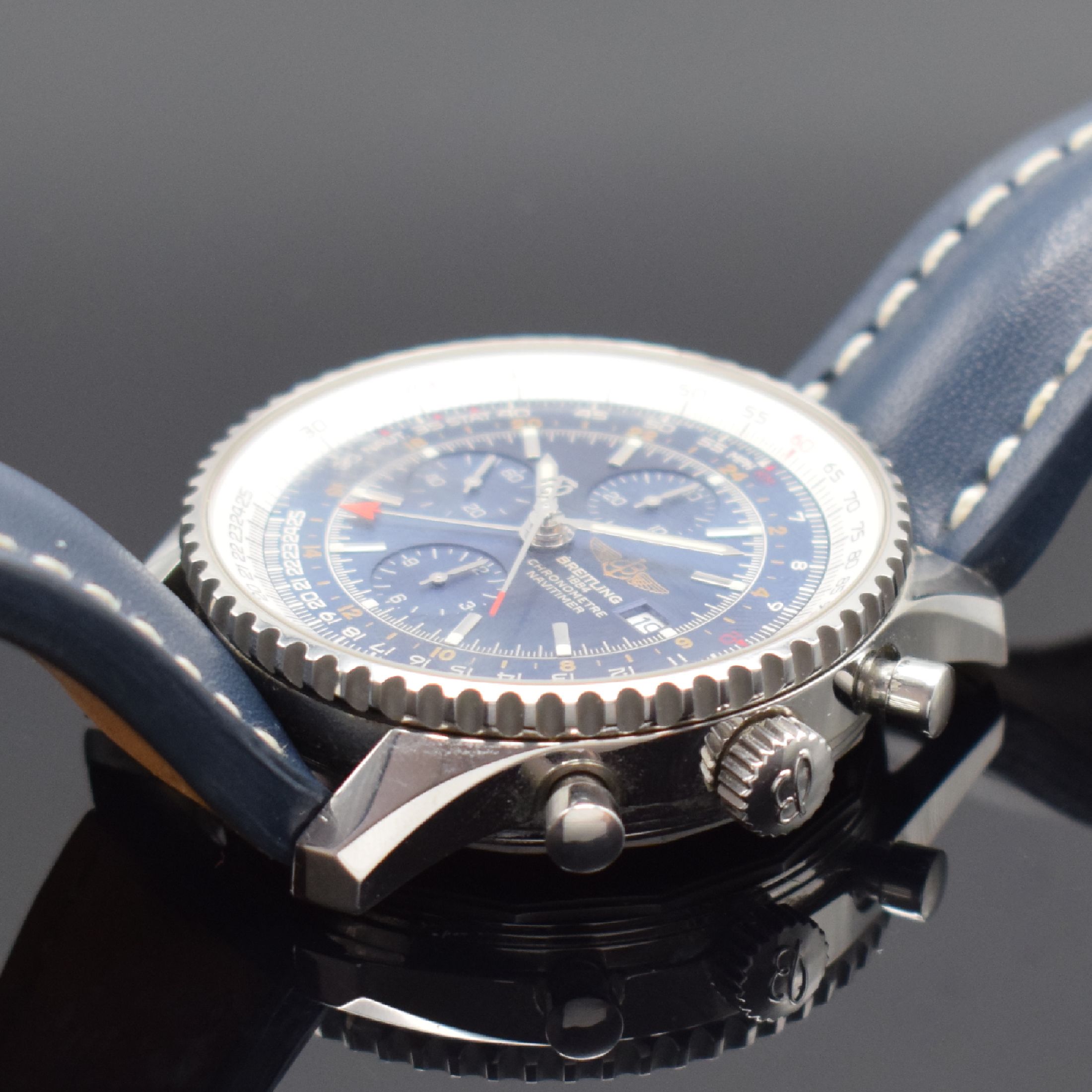 Detail c: BREITLING Armbandchronograph Navitimer World Referenz A24322, Automatik, Edelstahlgeh. inkl. orig. Lederband m. orig. Dornschl., Boden verschr., ...