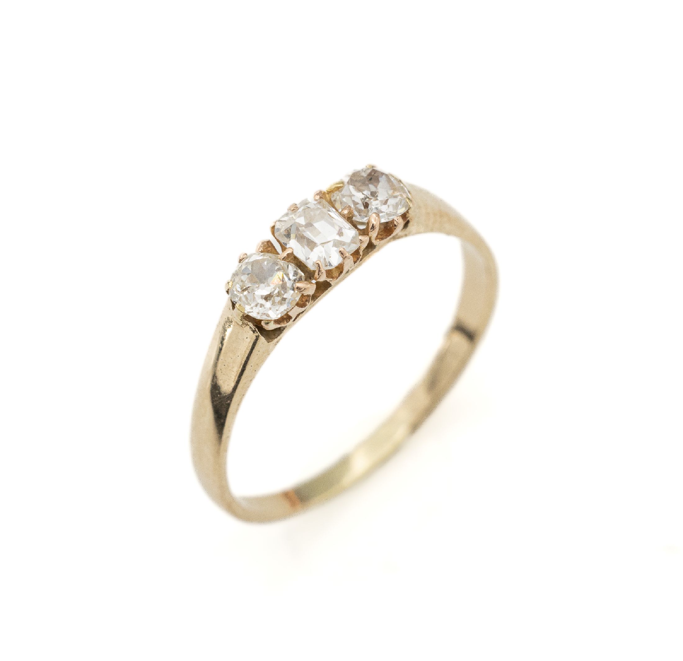 14 kt Gold Altschliffdiamant-Ring, GG 585/000 (gepr.), 3 Altschliffdiamanten zus. ca. 0.60 ct feines Weiß-l.get.Weiß/si, RW 61, ca. 2.6 g