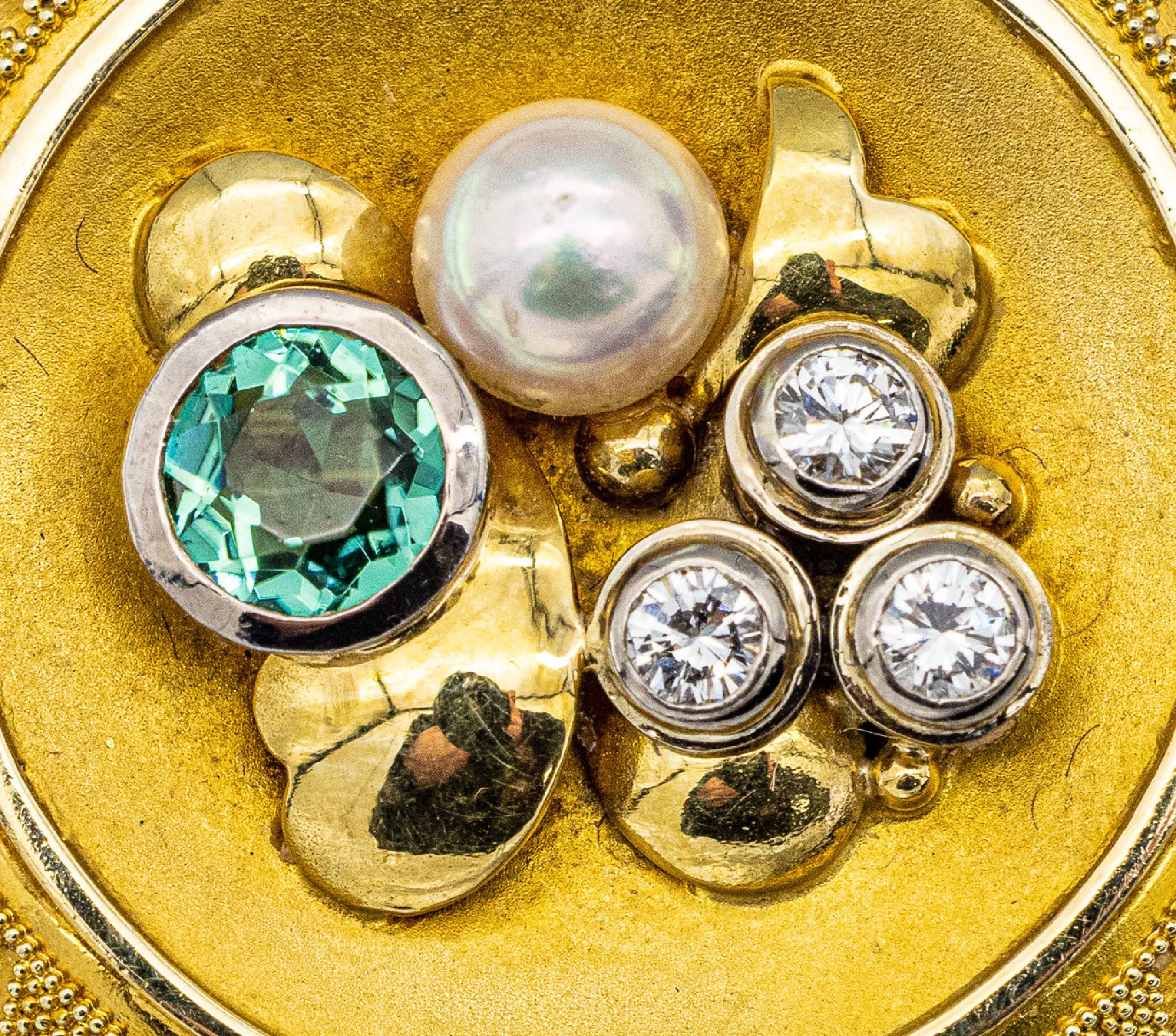 Detail b: 14 kt Gold Turmalin-Perl-Brillant-Brosche/ Anhänger, GG 585/000, 1950er Jahre, floraleVerzierung bes. mit 3 in WG gefassten Brillanten zus. ca. ...