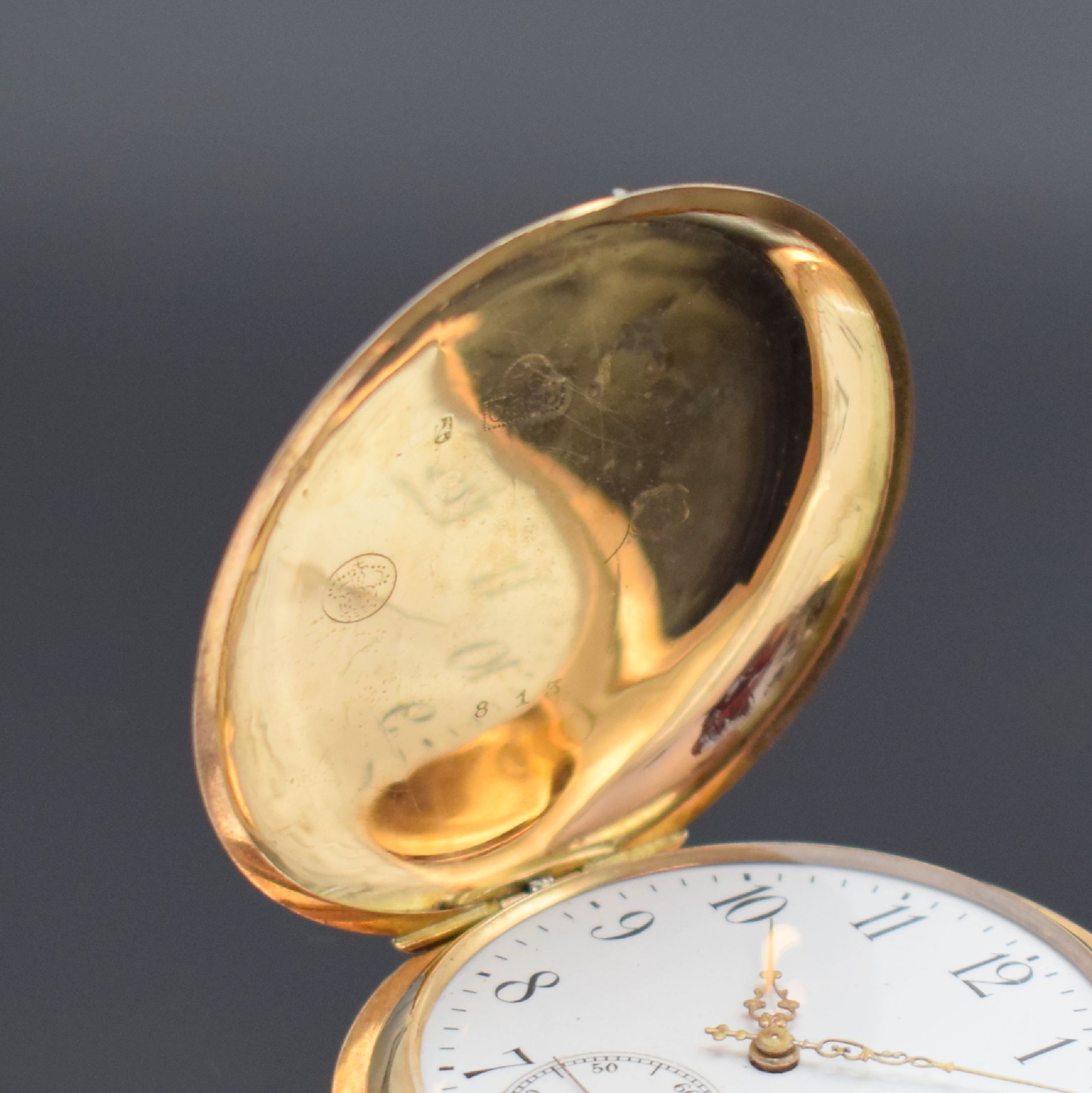 Detail a: Herren-Savonette in RoseG 585/000, Schweiz um 1900, 2-Deckel Goldgeh. l. dell., Sprungdeckel außen m. Schmuckmonogramm und Rückdeckel innen mit ...