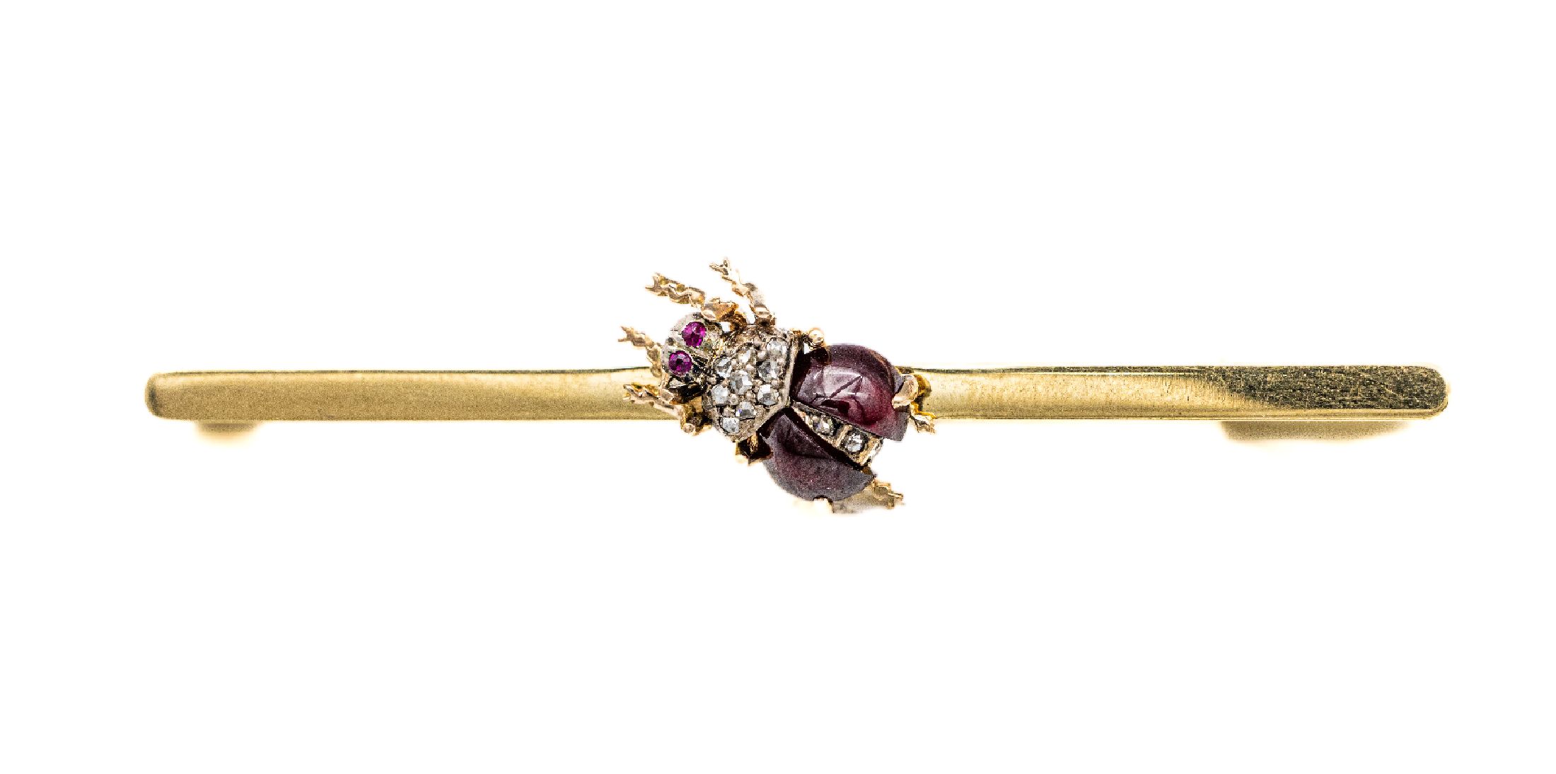 14 kt Gold Brosche "Käfer", GG 585/000, Körper aus Granat-Cabochon, kl. Diamantbesatz,L. ca. 6 cm, ca. 5.5 g
