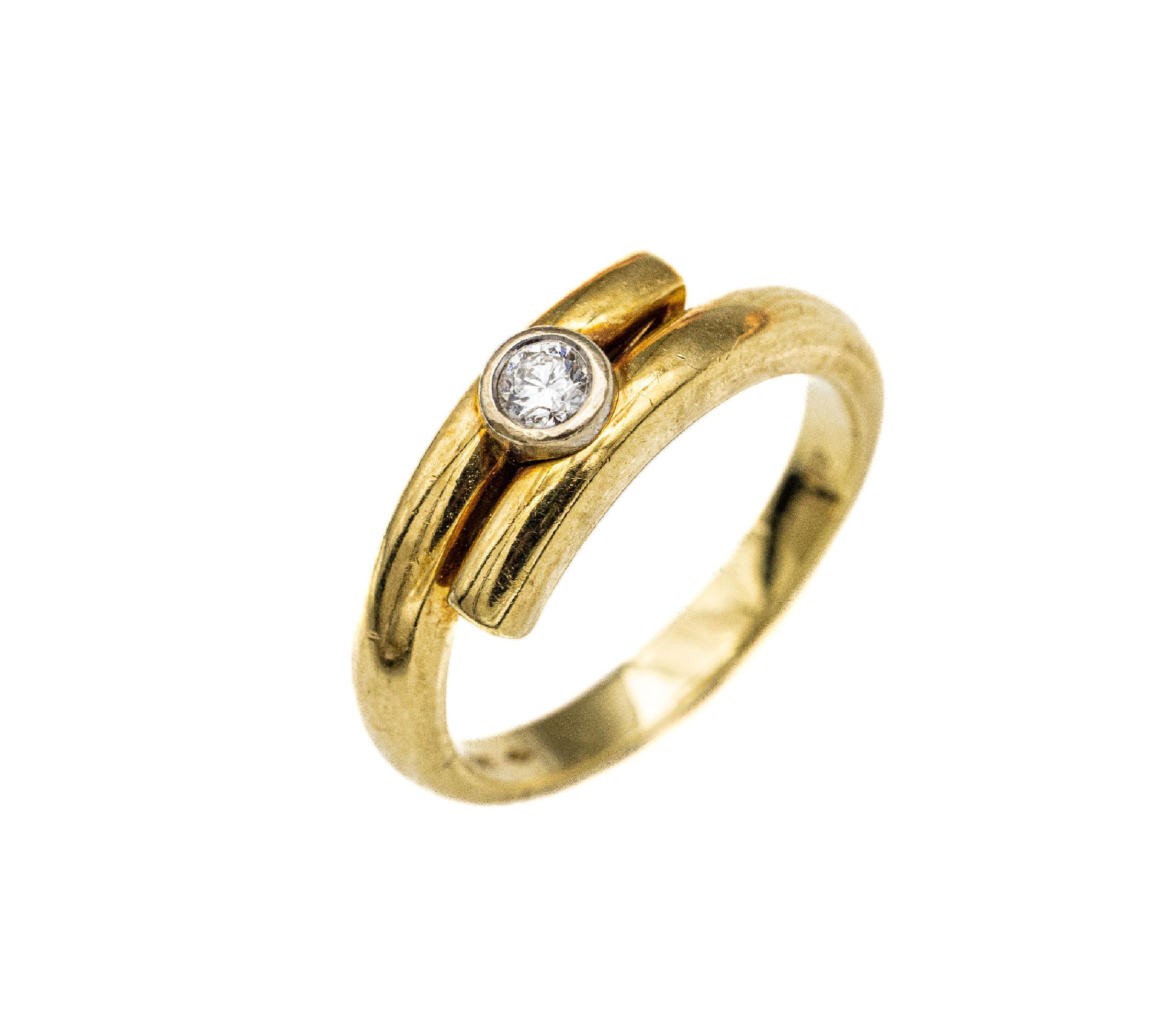 14 kt Gold Brillant-Ring, GG 585/000, Meistermarke STOCKERT Bijoux, versetzt zulaufende Ringschiene, 1 Brillant ca. 0.10 ctWeiß/si, ca. 5.67 g, RW ...