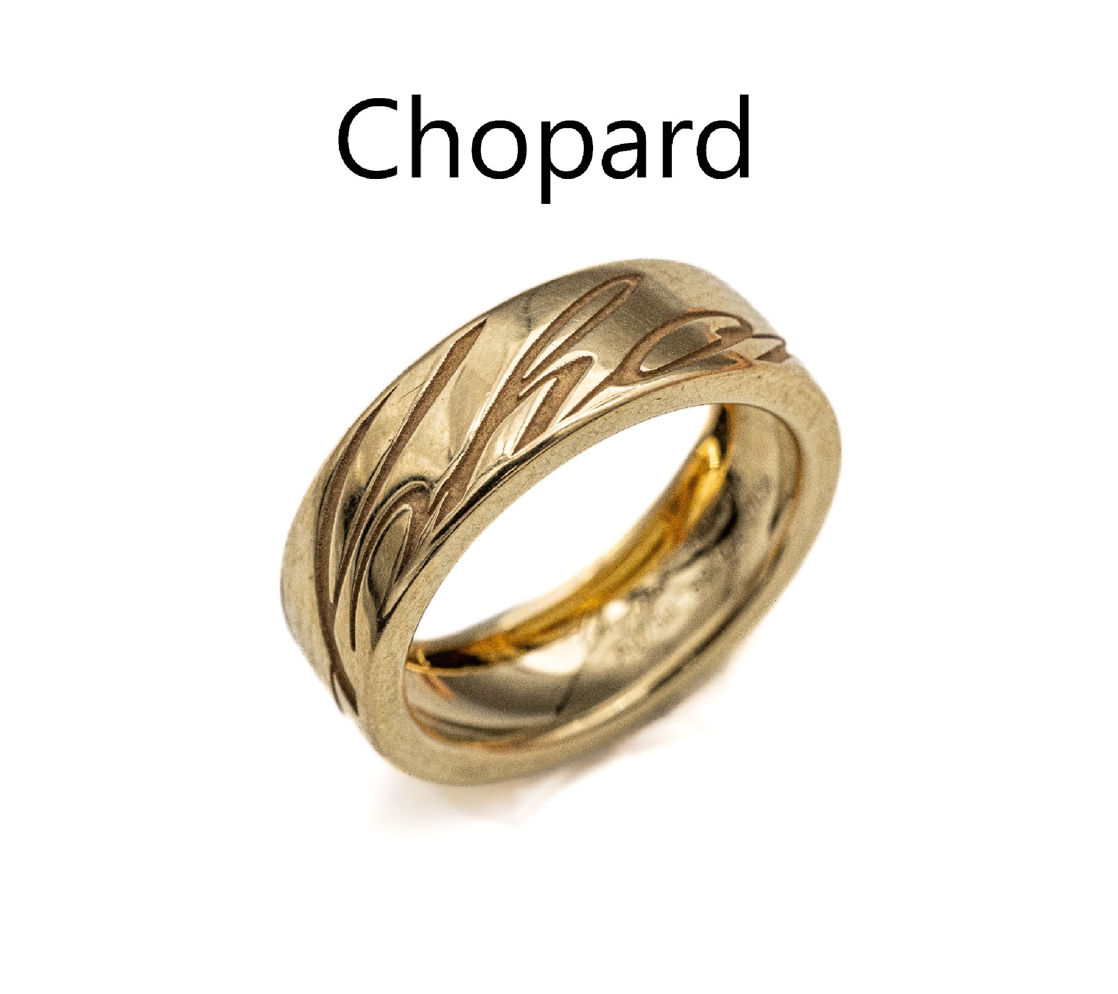 18 kt Gold CHOPARD Ring, GG 750/000, Modell Chopardissimo, umlaufender Chopard Schriftzug, sign. und num., RW 49, B. 6 mm, Orig.-Etui und Papiere