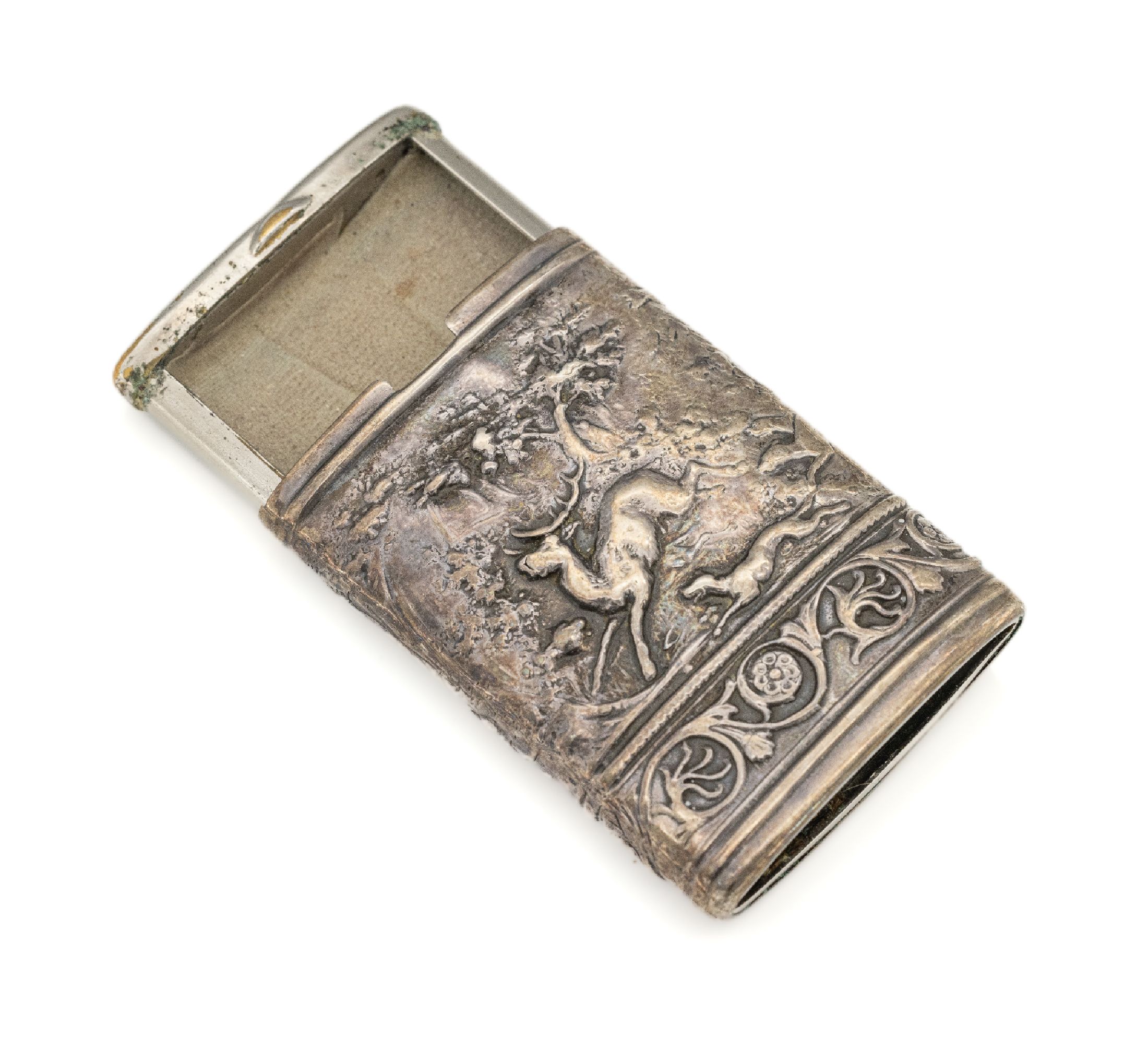 Streichholzetui, deutsch um 1900, 800er Silber umlaufend mit Jagdmotiv, oberhalb mit Reibefläche, Reste alter Vergoldung, Meistermarke unged., ca. 6 ...