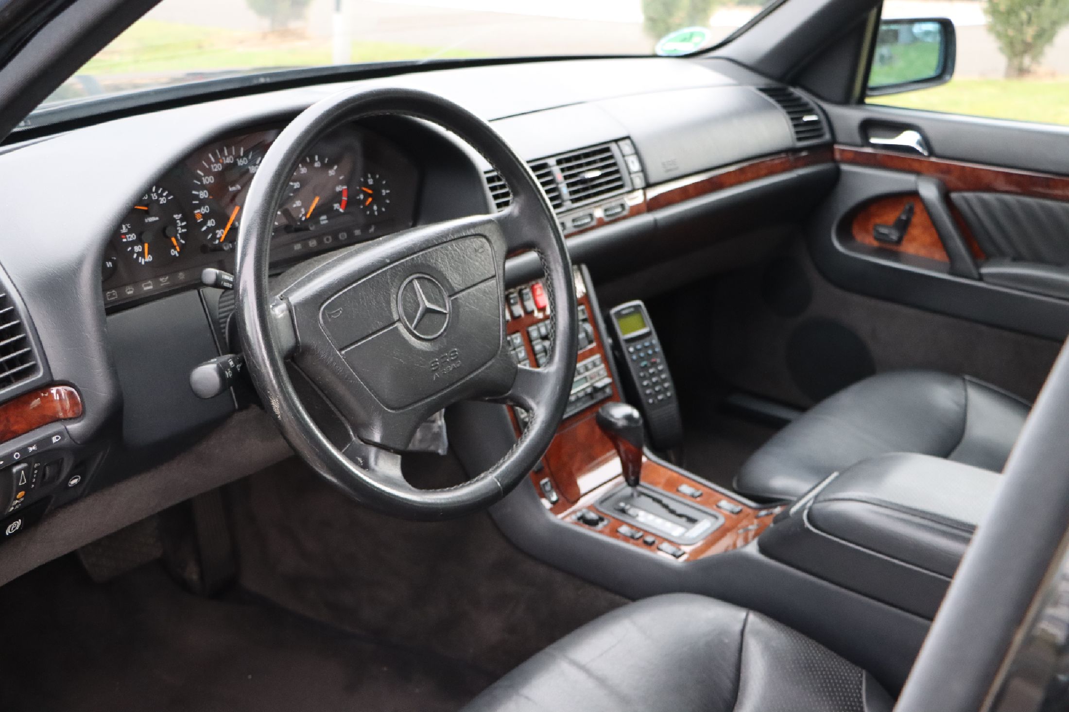 Detail e: Mercedes-Benz S 500 W140, Fahrgestellnummer: WDB1400501A116244, EZ 11/1992, 2. Hand, Laufleistung ca. 157.200 km abgelesen, 235 kW/320 PS, ...