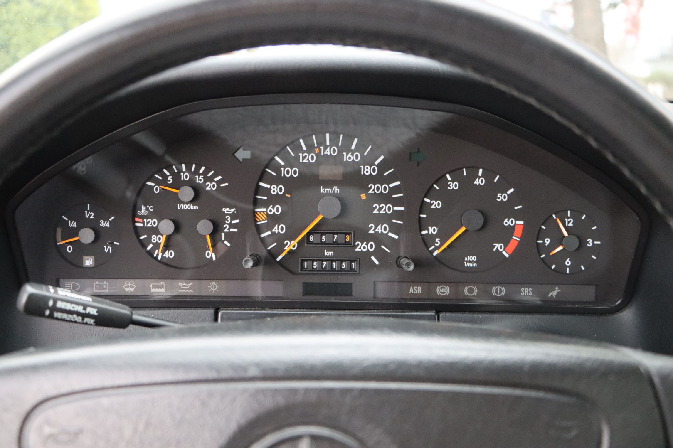 Detail j: Mercedes-Benz S 500 W140, Fahrgestellnummer: WDB1400501A116244, EZ 11/1992, 2. Hand, Laufleistung ca. 157.200 km abgelesen, 235 kW/320 PS, ...