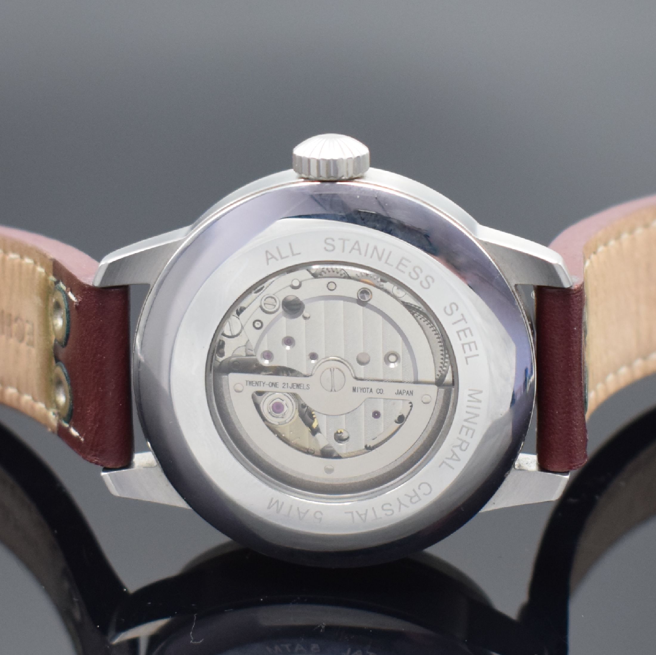 Detail c: LACO Herrenarmbanduhr im Fliegerdesign Referenz 861690, Automatik, Edelstahlgeh. inkl. Lederband m. orig. Dornschl., beids. vergl., Boden aufgedr., ...