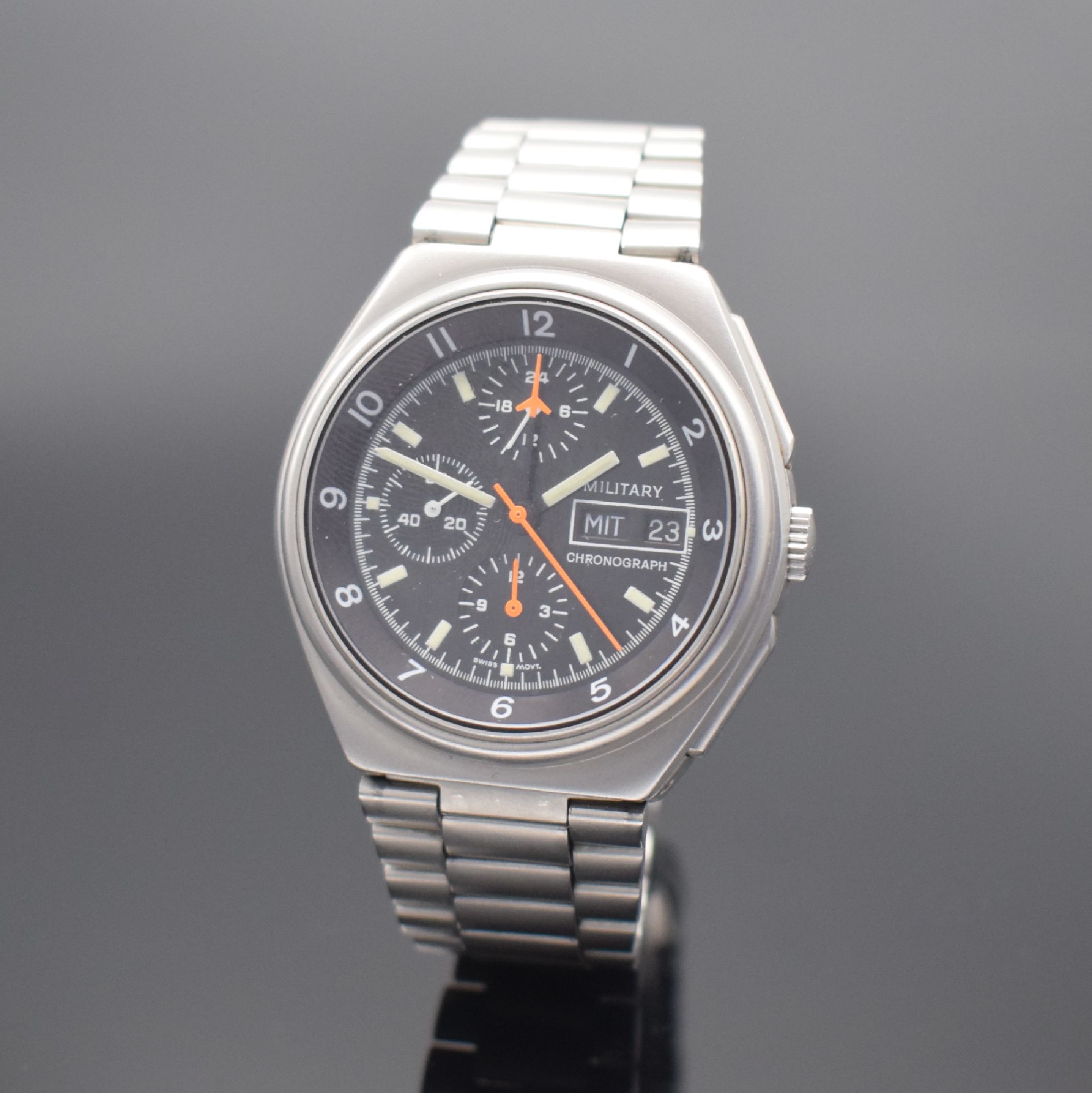 TUTIMA Military Armbandchronograph, Automatik, Schweiz 1990er Jahre, matt. Edelstahlgeh. inkl. Stahlband m. Faltschl., Boden und Krone verschr., ...