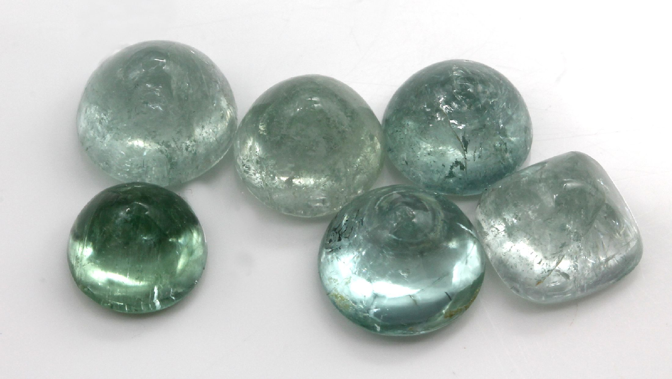 Detail a: Lot 6 lose Turmalincabochons, zus. 41.23 ct, in versch. Formen, Farben und Größen