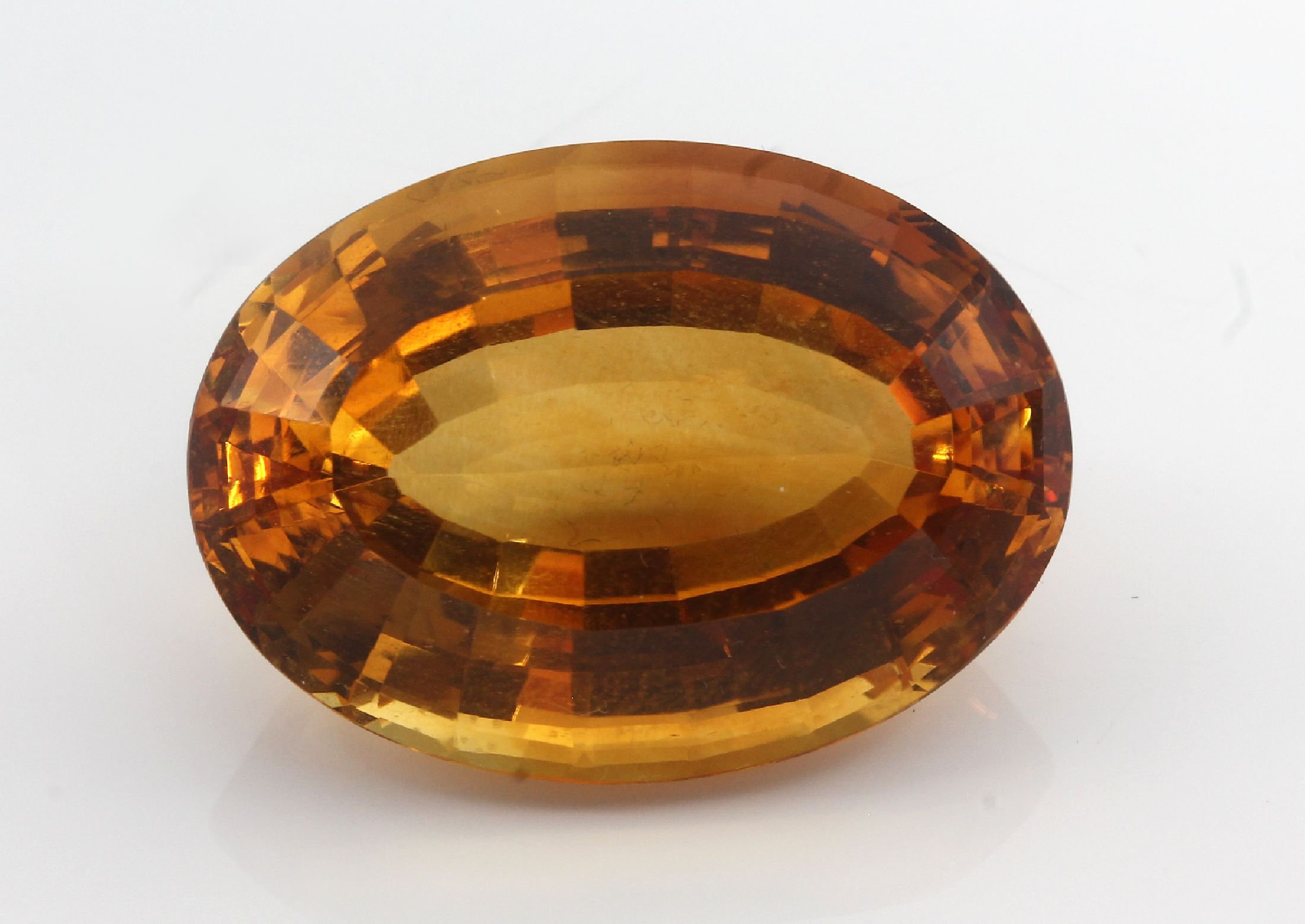 Loser facett. Citrin, 72.31 ct, oval im Scherenschliff, ca. 3.3 x 2.5 x 2 cm