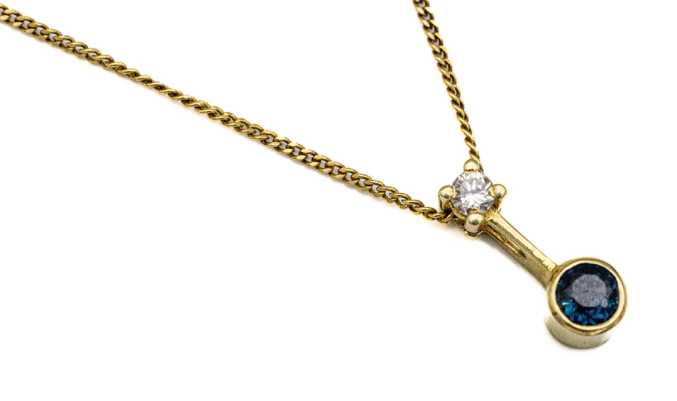 14 kt Gold Brillant-Saphir-Anhänger, mit Kette, GG 585/000, 1 kl. rundfacett. Saphir, 1 Brillant ca. 0.05 ct (grav.) Weiß/si, L. ca. 37 cm, ...