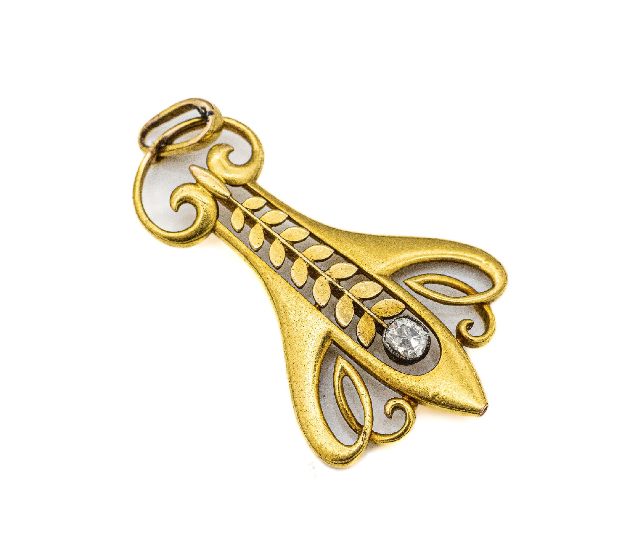 14 kt Gold Jugendstilanhänger, deutsch um 1910, GG 585/000, Meistermarke WB, streng geometrische Form, florale Interpretation, 1 Altschliff-Diam. ...