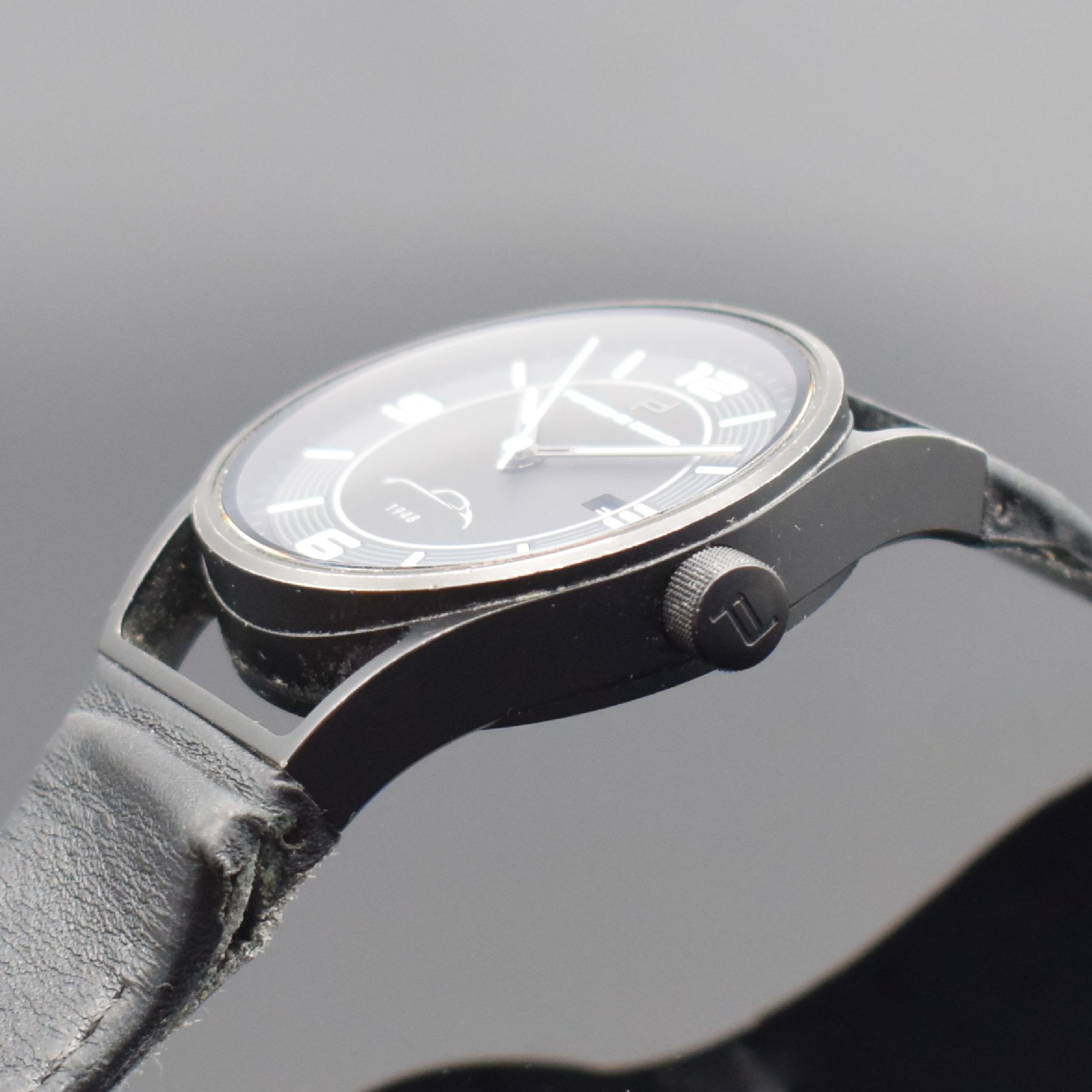 Detail b: PORSCHE DESIGN Datetimer Eternity 70 Years auf1948 Stück limitierte Herrenarmbanduhr in Titan Referenz 6020.3.02.303, Schweiz um 2022, Automatik, ...