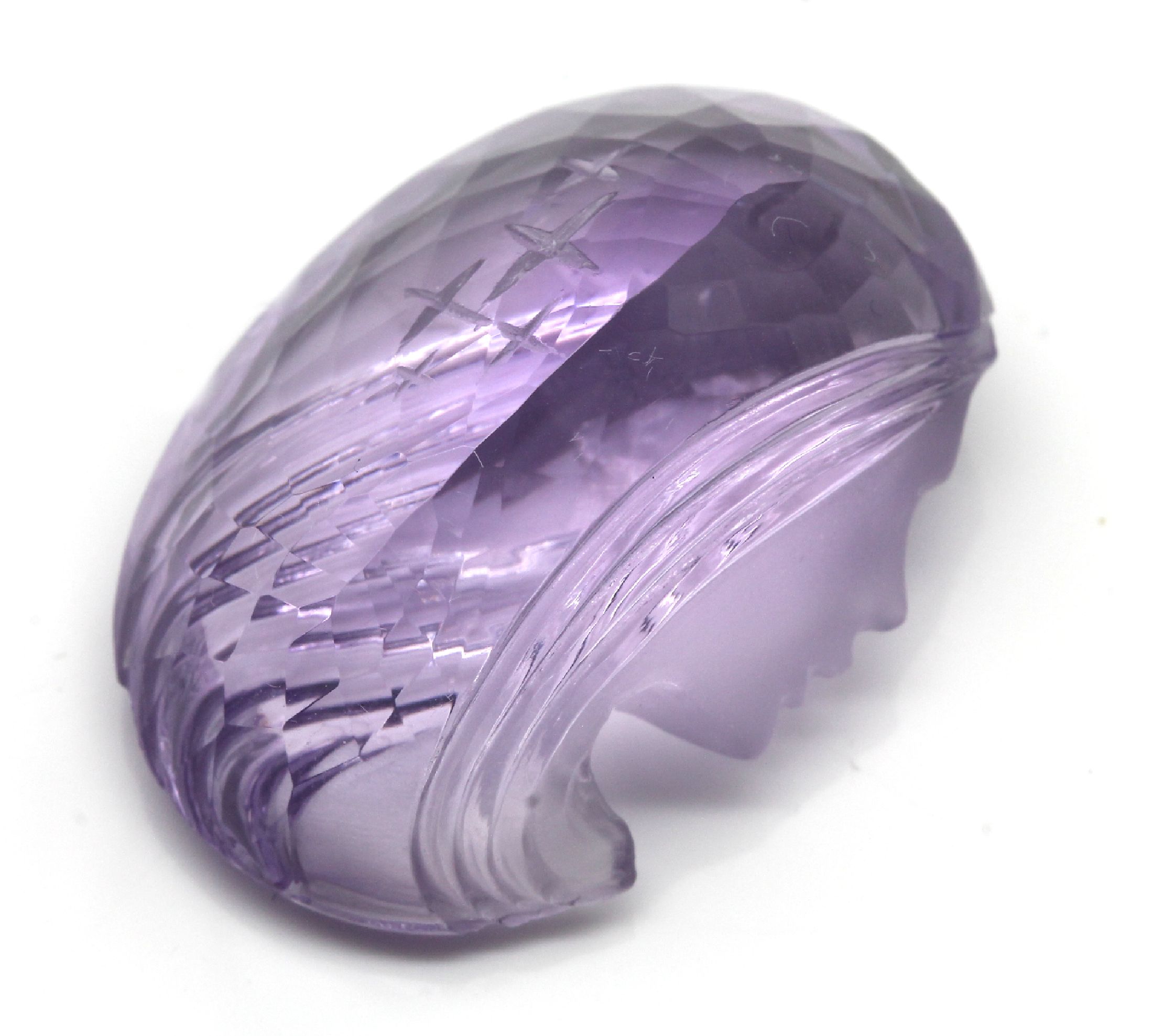 Detail a: Loser ovalfacett. Amethyst, "Göttin der Nacht"52.05 ct, lavendelf., ausgesprochen schöne und feine Gravur einer Göttin, rs. mit grav. ...