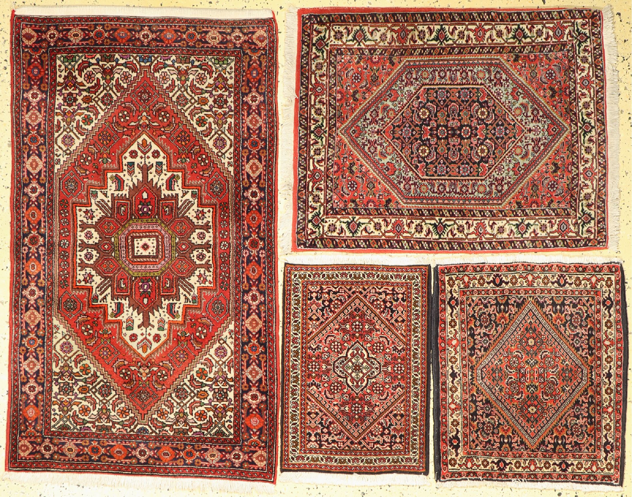 Konvolut 3 Bidjar & Gholtogh, Persien, ca. 50 Jahre, Wolle auf Baumwolle, ca. 130 x 77 cm, EHZ: 1-2