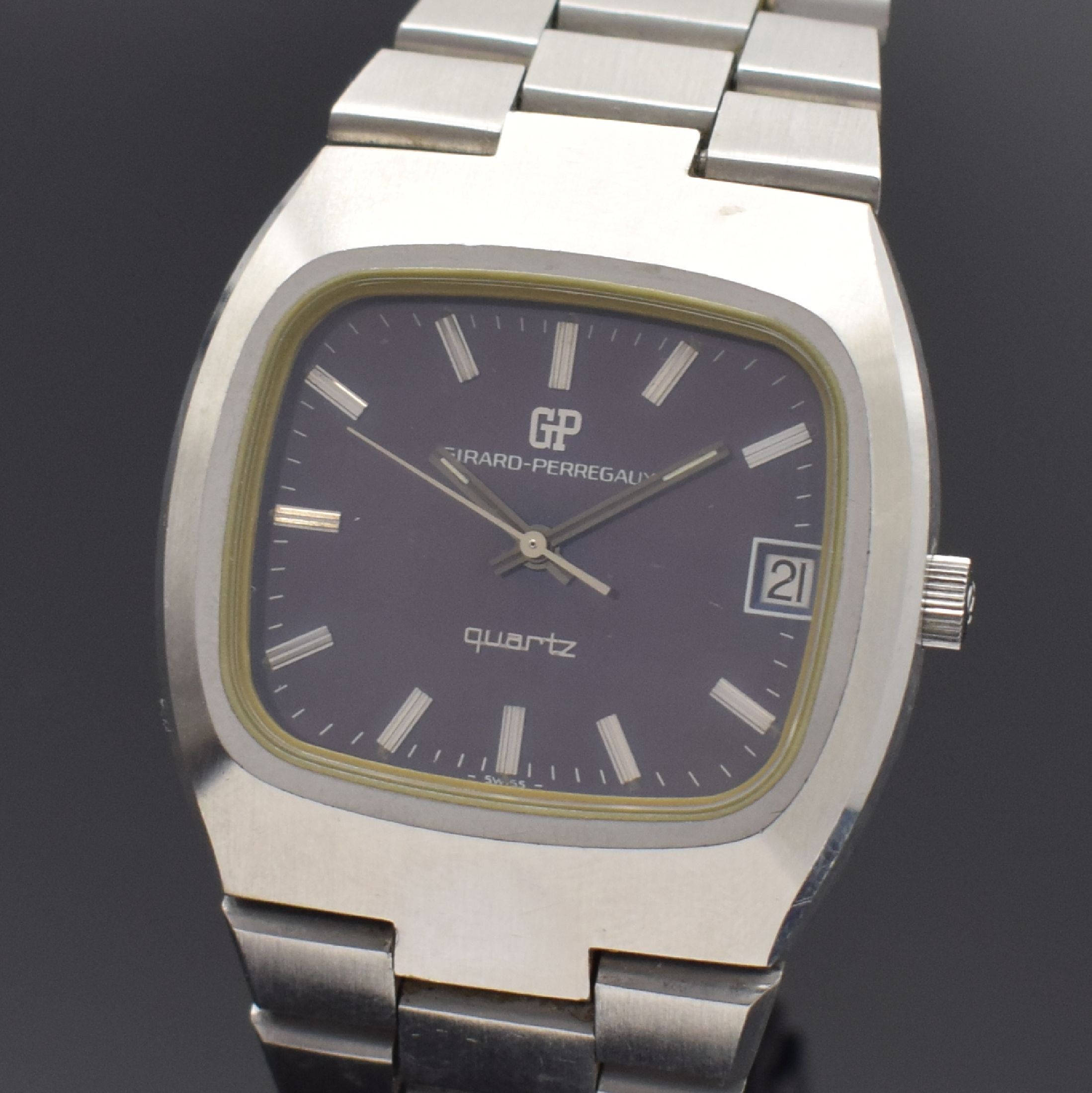 Detail a: GIRARD PERREGAUX Herrenarmbanduhr, Schweiz um 1970, quarz, massives Stahlgeh. inkl. orig. Gliederband, Boden geschr., fliederfarb. Zifferbl. m. ...