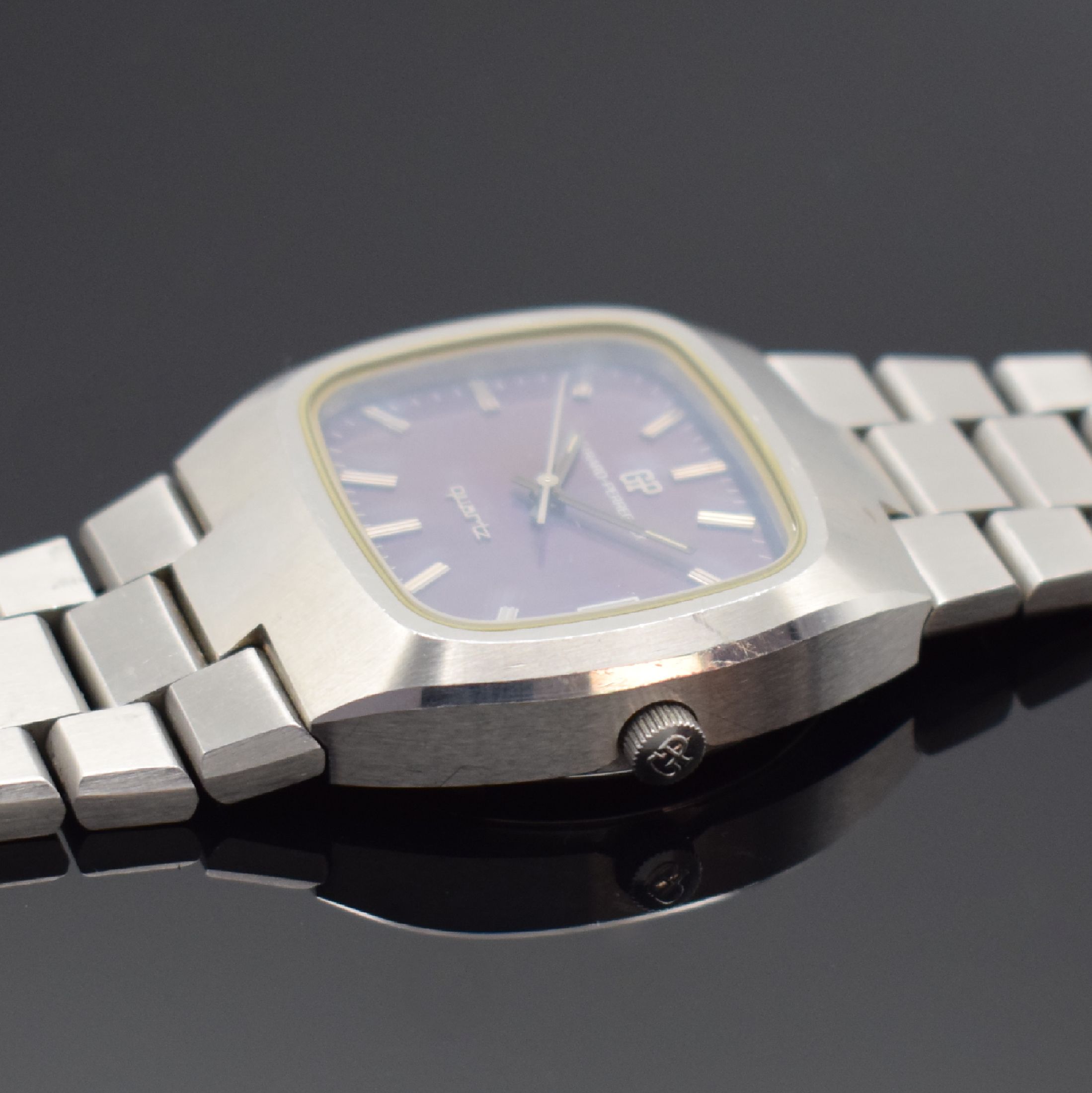 Detail c: GIRARD PERREGAUX Herrenarmbanduhr, Schweiz um 1970, quarz, massives Stahlgeh. inkl. orig. Gliederband, Boden geschr., fliederfarb. Zifferbl. m. ...