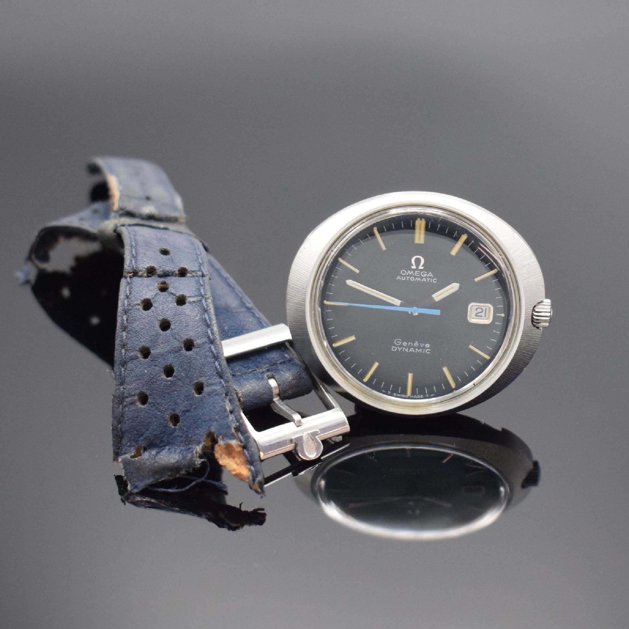 Detail a: OMEGA Geneve Dynamic Herrenarmbanduhr, Schweiz um 1969, Automatik, Monocoque-Geh. in Stahl, blaues Zifferbl. m. aufges. Std.-Ind., Datum m. ...