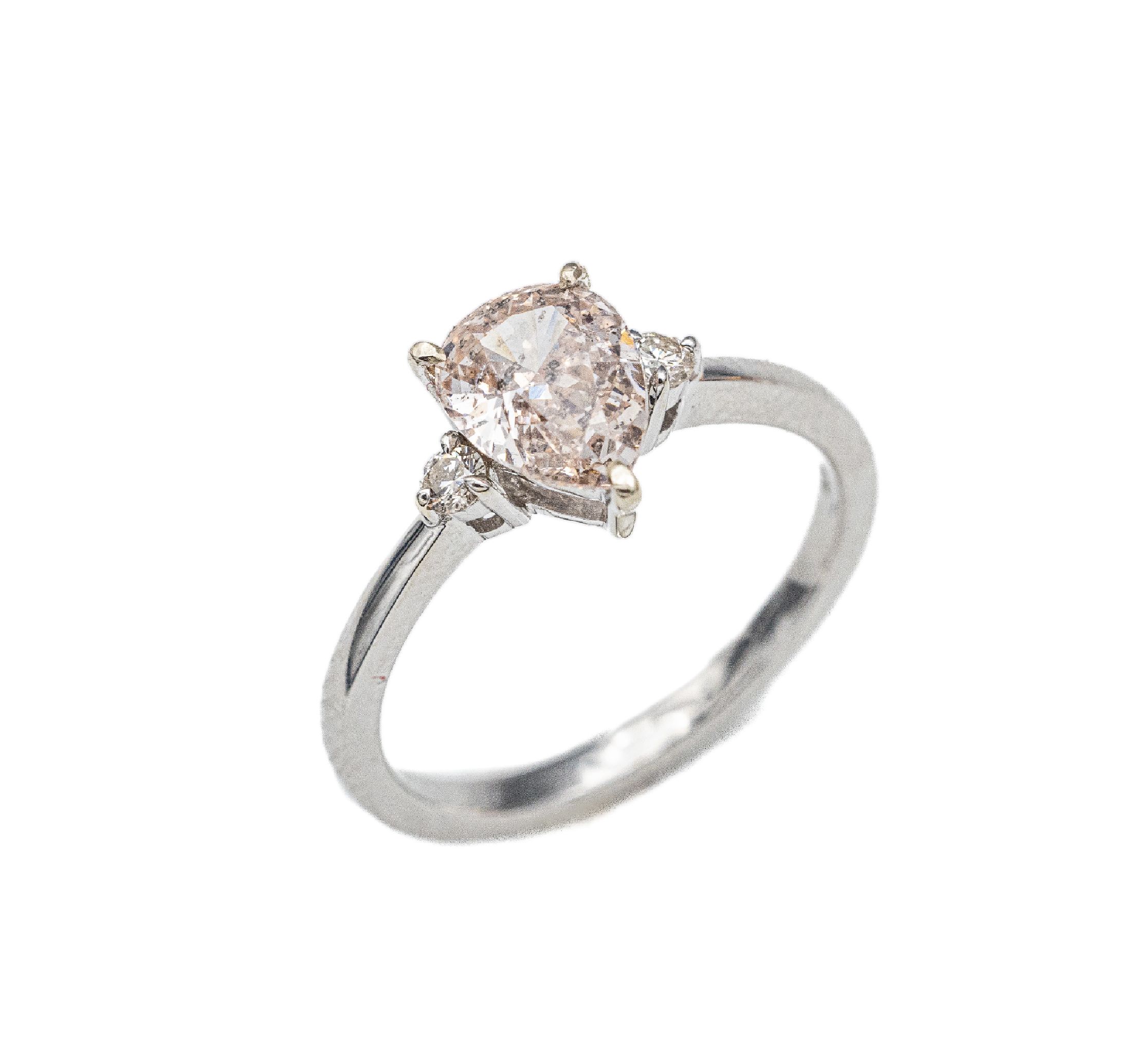 18 kt Gold Diamant Ring, WG 750/000, Diamanttropfen ca. 1.07 ct Rosa/p, seitl. 2 Diamanten zus. ca. 0.10 ct Weiß/vs, RW 54, ca.3 g