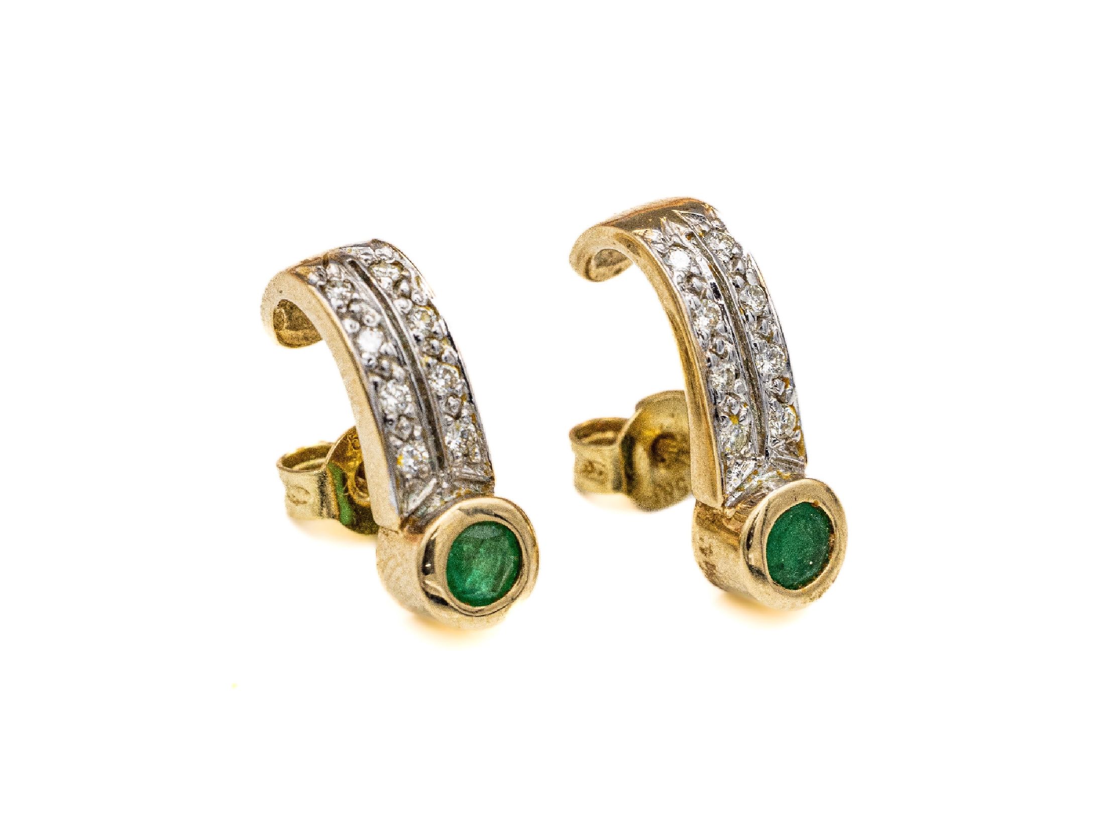 Paar 14 kt Gold Smaragd-Brillant-Ohrstecker, GG/WG 585/000, 2 rundfacett. Smaragde zus. ca. 0.30 ct, 8 Brillanten zus. ca. 0.20 ct Weiß/si, total ...