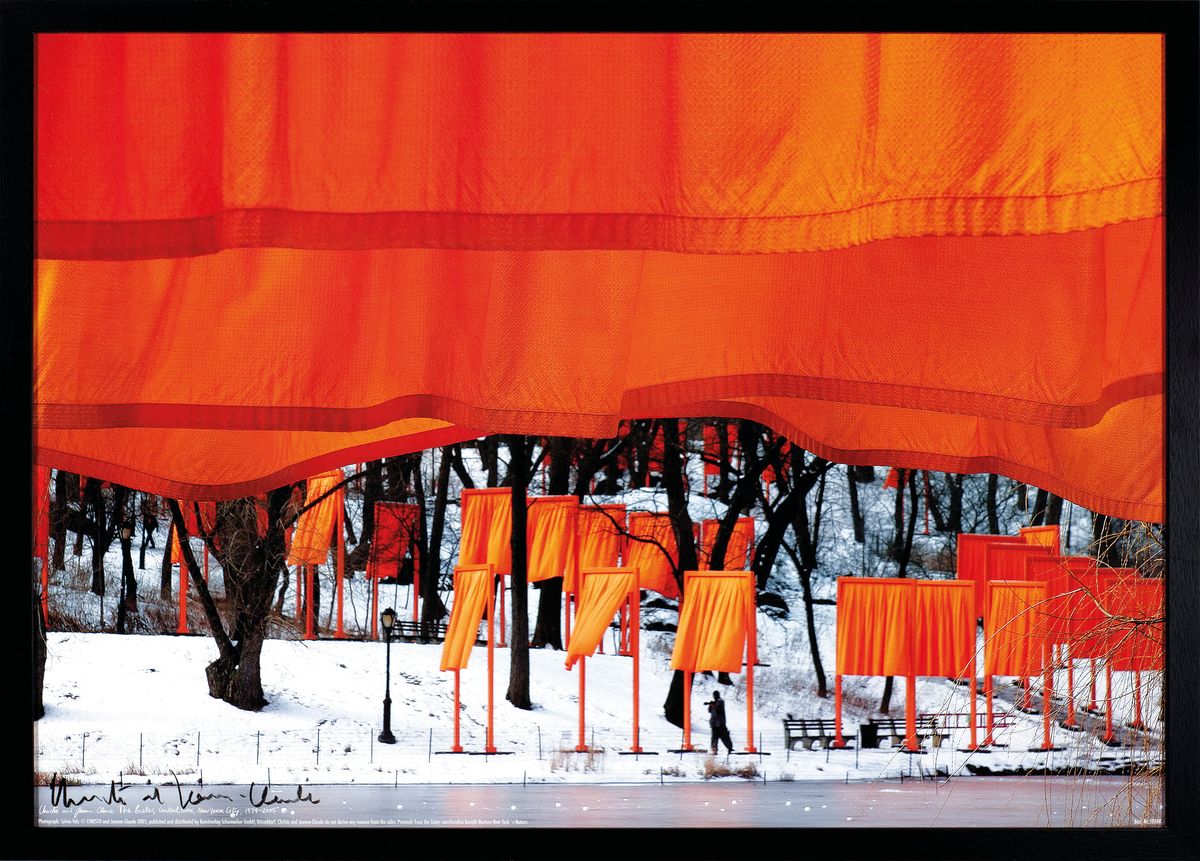 Detail k: Christo, 1930-2020, Offsetdruck auf dünnem Hochglanz-Karton, "The Gates", 2005, unten links handsign., Blattgr. 50x70 cm, R. 52x72 cm
