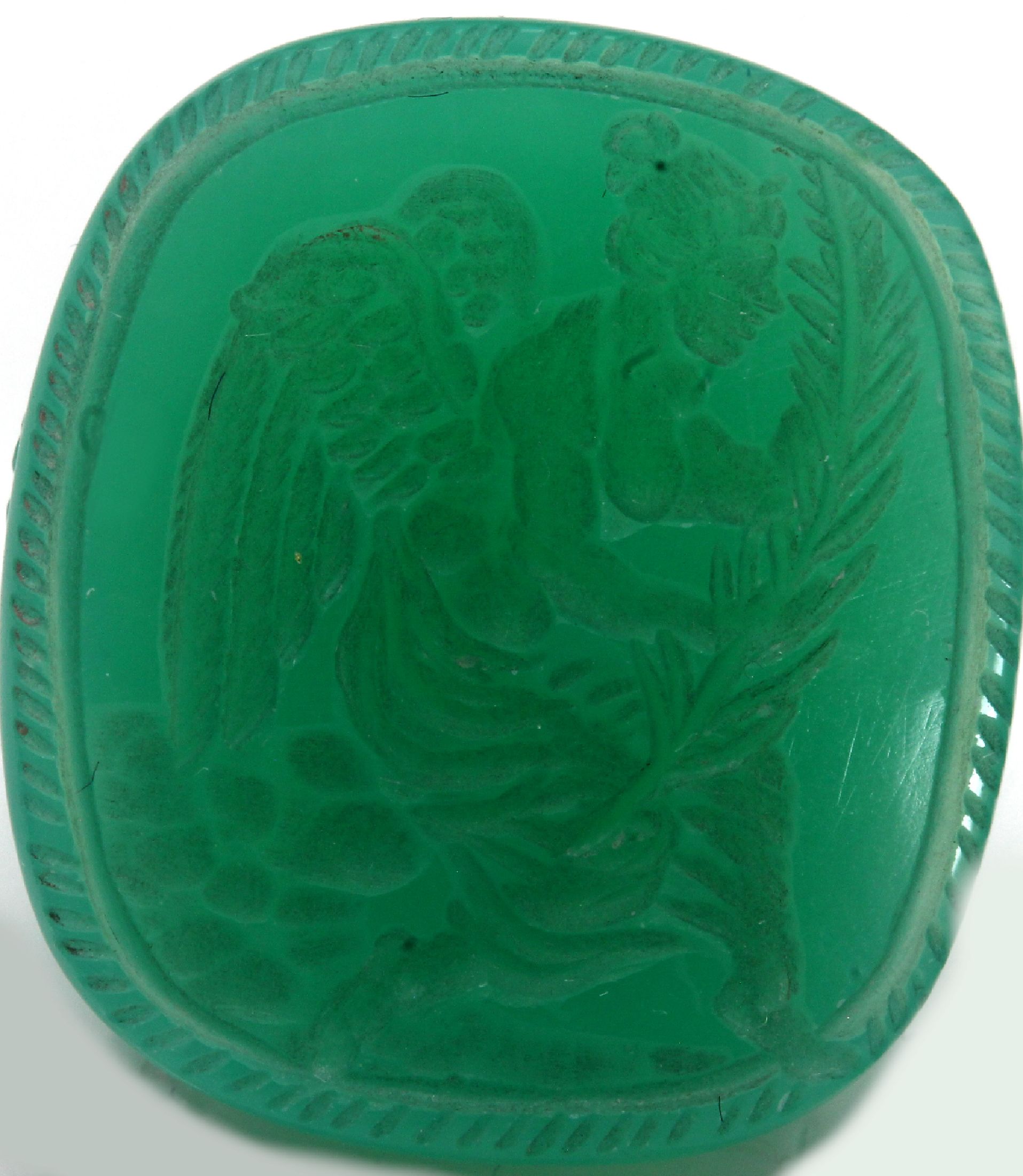 Detail b: Lose Chrysopras-Gravur/Siegel "Skarabäus", rs. Darstellung Nike, Siegelabdruck anbei, ca.1.8 x 2 cm