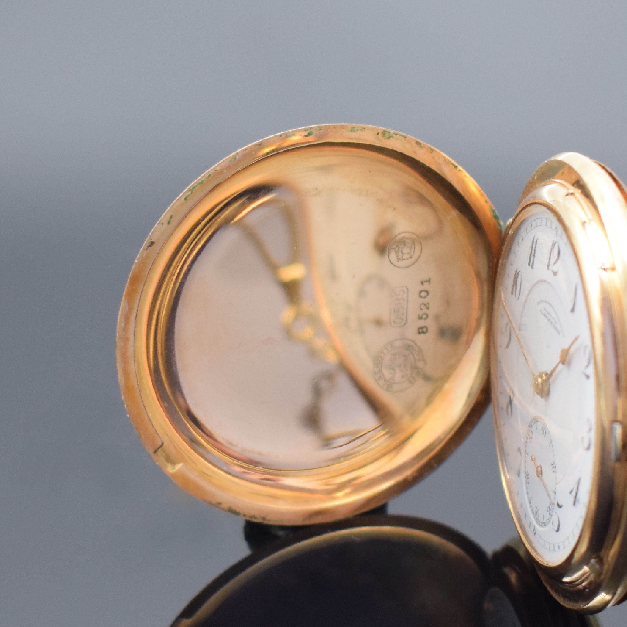 Detail a: A. LANGE & SÖHNE / DUF Herrensavonette in RoseG 585/000 mit Kette in GG 585/000, Deutschland um 1925, 3-Deckel Goldgeh., Sprung (m. Monogramm)- und ...