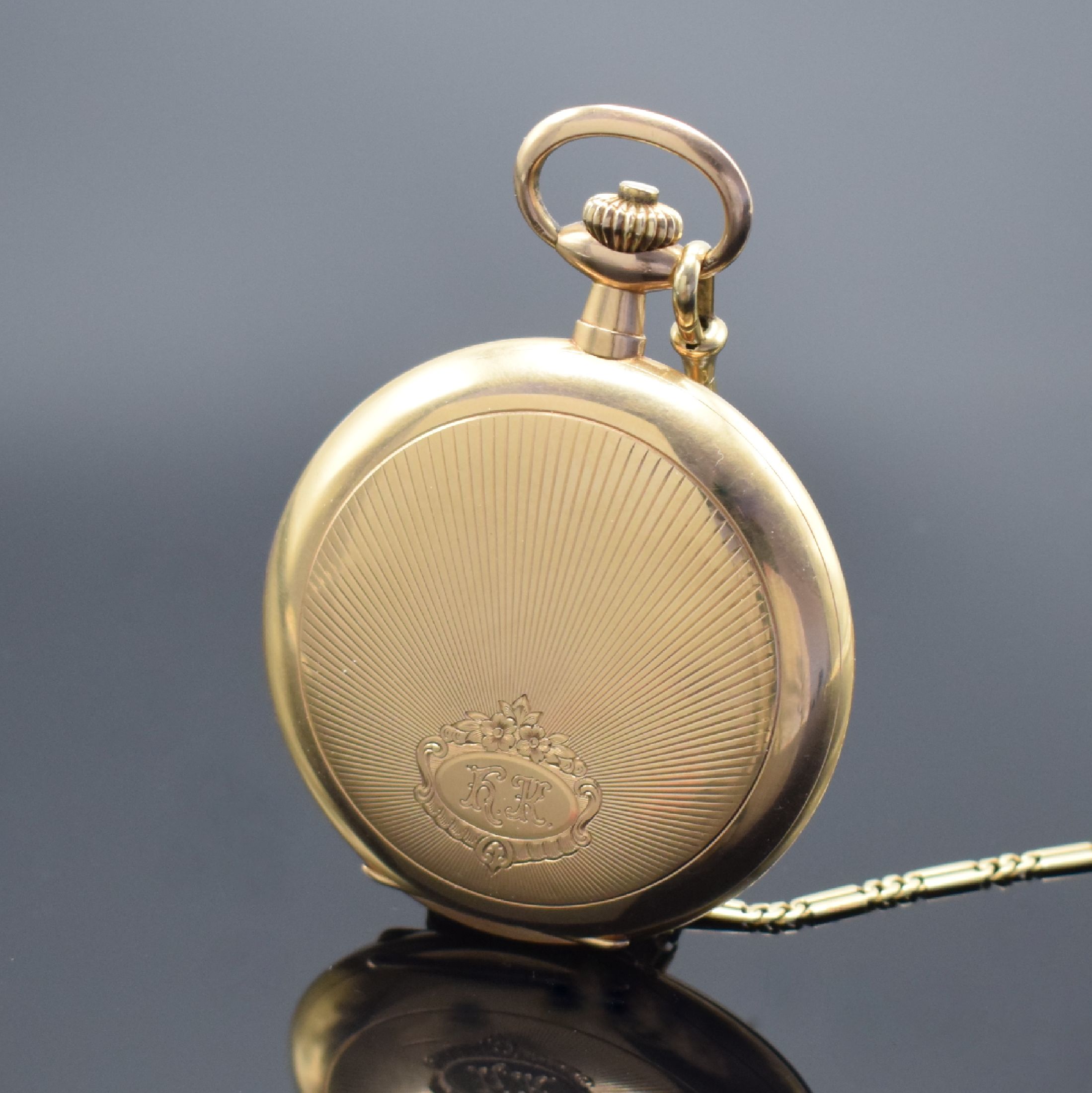 Detail b: A. LANGE & SÖHNE / DUF Herrensavonette in RoseG 585/000 mit Kette in GG 585/000, Deutschland um 1925, 3-Deckel Goldgeh., Sprung (m. Monogramm)- und ...