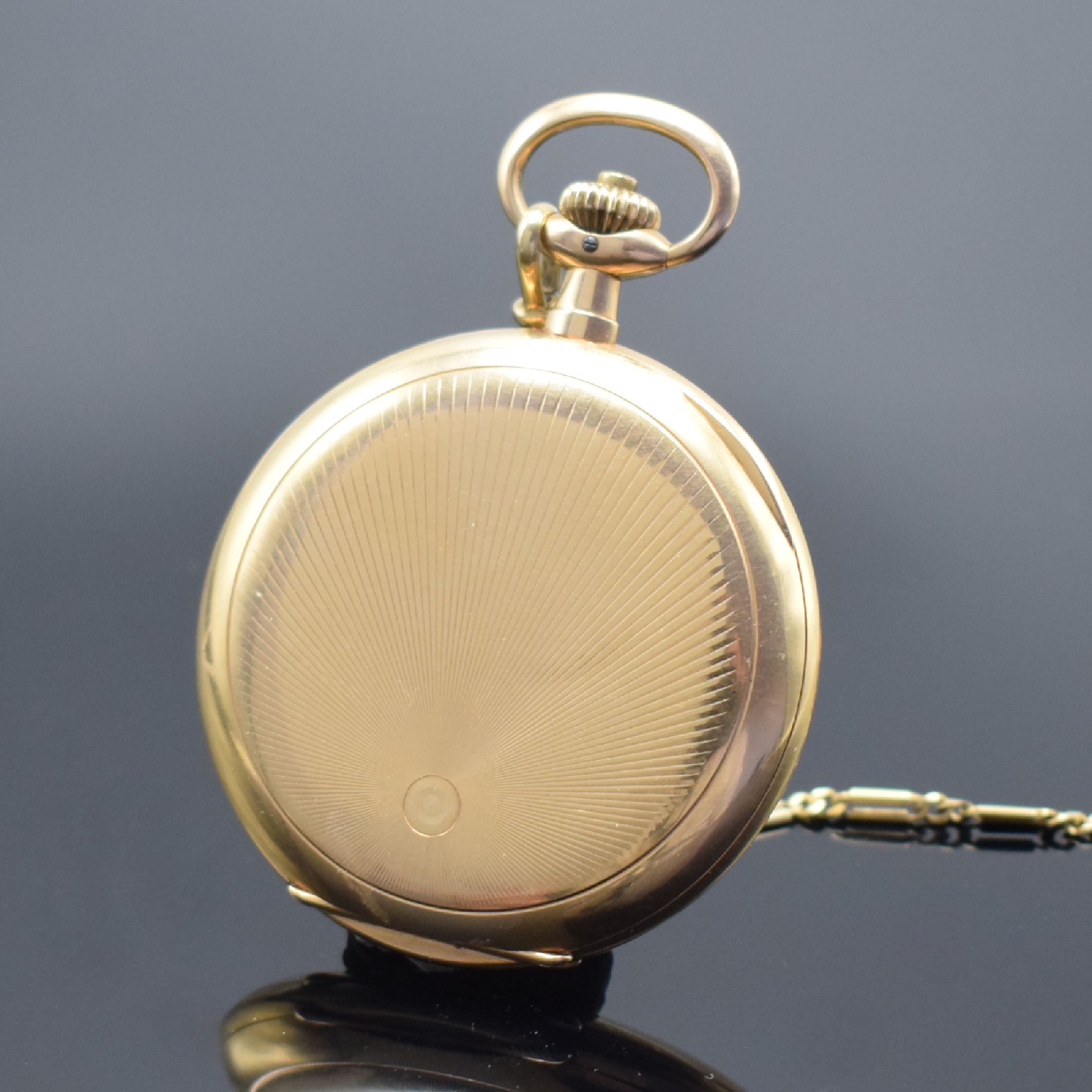 Detail c: A. LANGE & SÖHNE / DUF Herrensavonette in RoseG 585/000 mit Kette in GG 585/000, Deutschland um 1925, 3-Deckel Goldgeh., Sprung (m. Monogramm)- und ...
