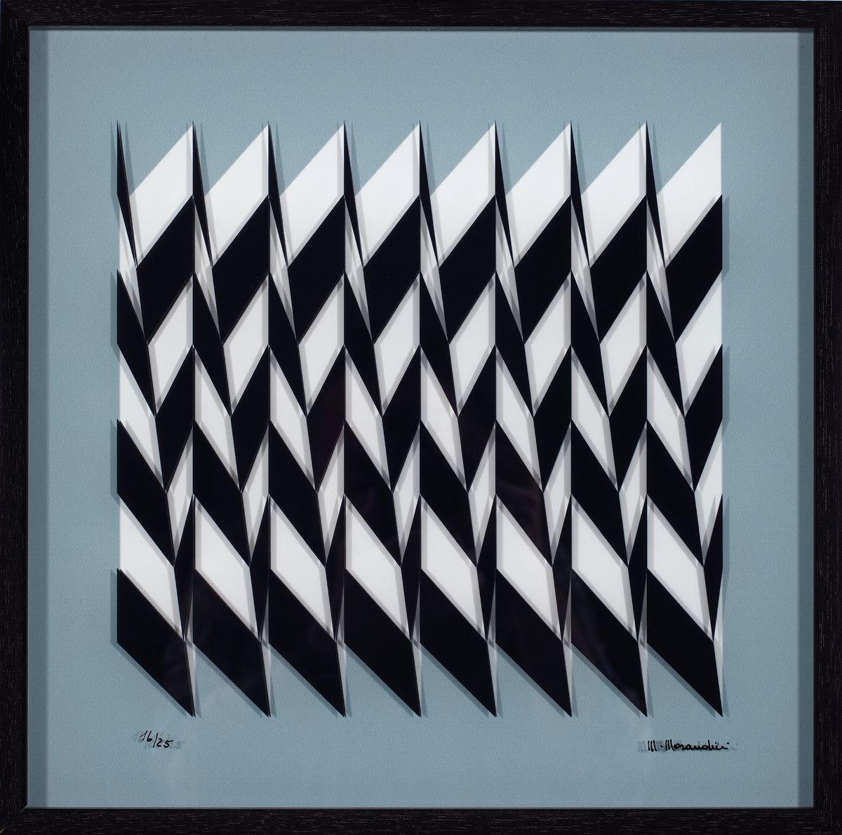 Detail k: Marcello Morandini, geb. 1940, 3D-Konstruktion aus 2 geschichteten Plexiglas- platten, eingefasst in hochwertigem Holzrahmen, handsign., num. 16/25, ...
