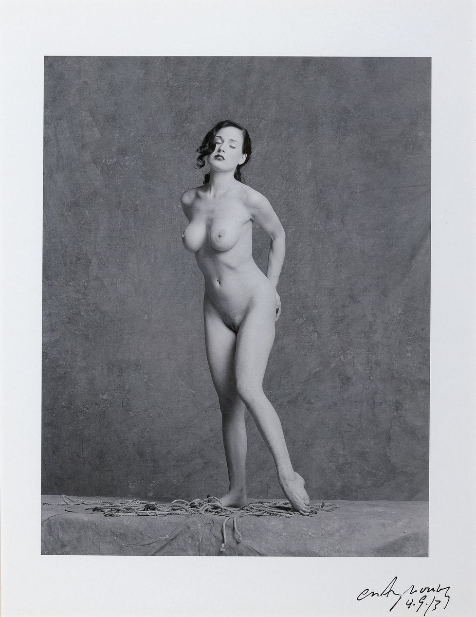 Detail a: Craig Morey, geb.1952, in ein US- amerikanischer Erotik-Fotograf, Konvolut aus 3 Aktfotografien auf Fotopapier, je handsign., und dat., unter Glas, ...