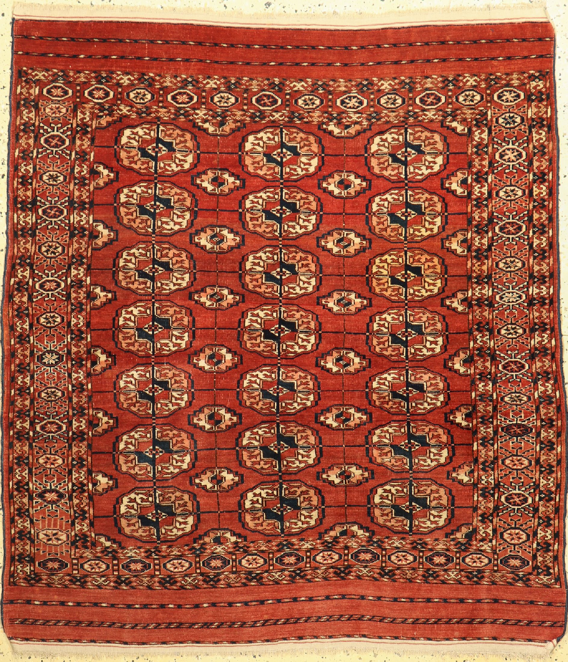 Tekke, Turkmenistan, um 1920, Wolle auf Wolle, ca. 143 x 125 cm, EHZ: 2