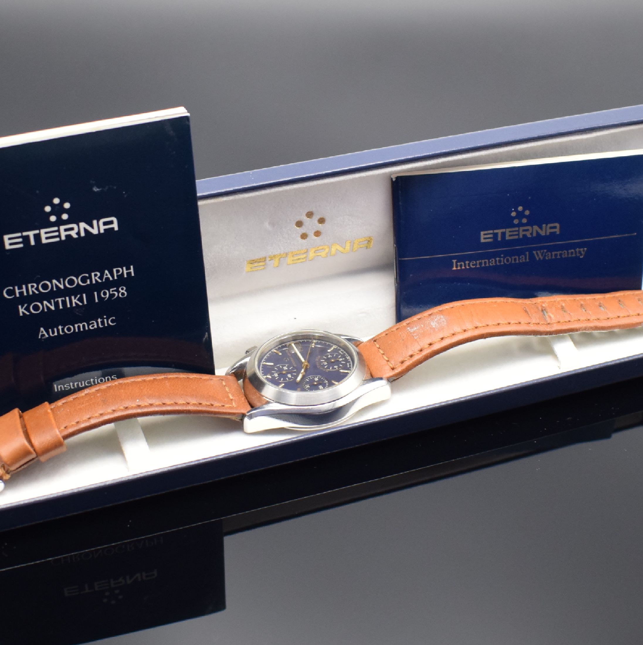Detail g: ETERNA Kontiki Herrenchronograph in Stahl Referenz 685 1575.41, Schweiz lt. orig. Pap. verk. 2009, Automatik, Stahlgeh., neutr. Lederband, Boden und ...