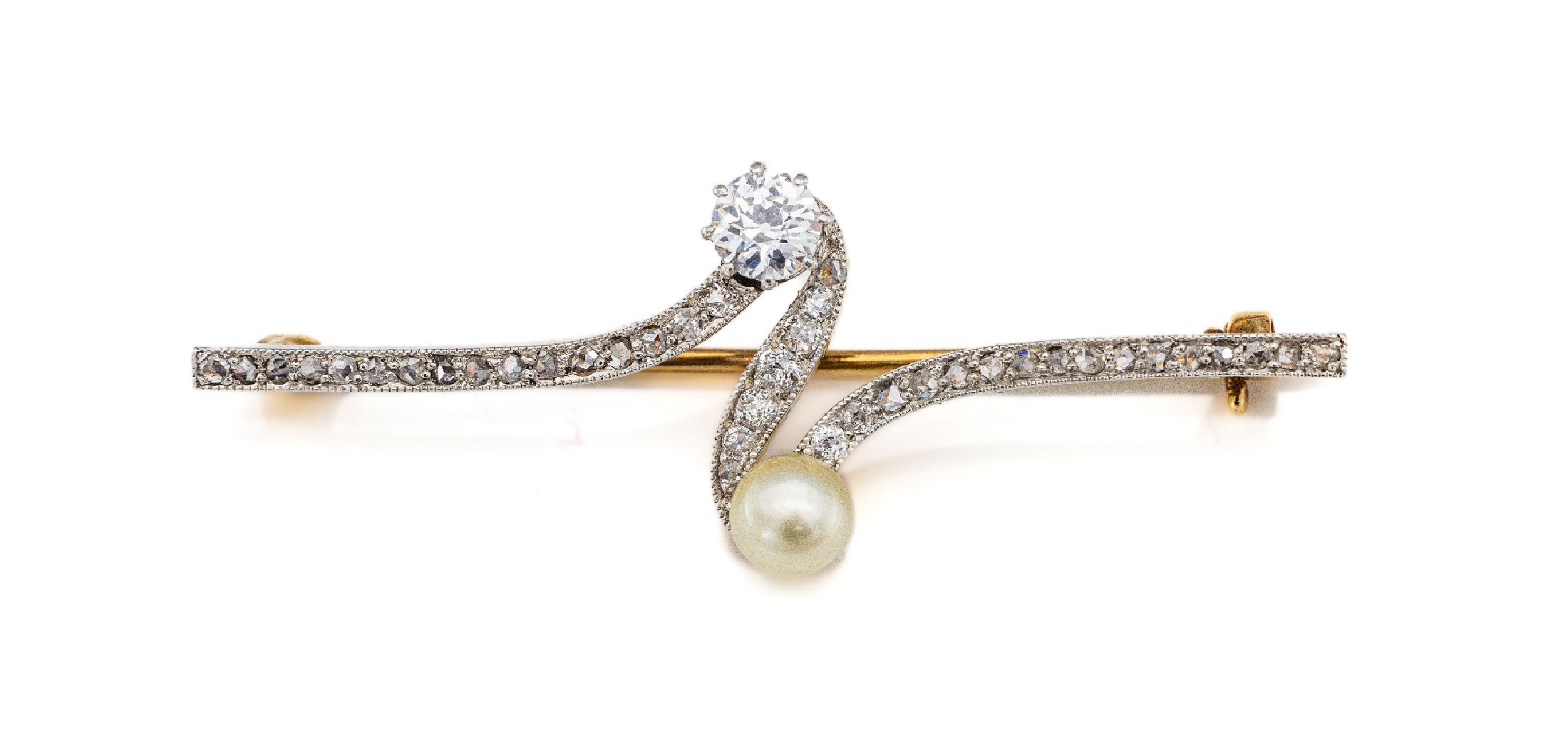14 kt Gold Jugendstil Diamant-Perlen-Brosche, um 1900, GG 585/000 und Platin, Altschliff-diamanten und Diamantrosen zus. ca. 0.40 ct feines ...