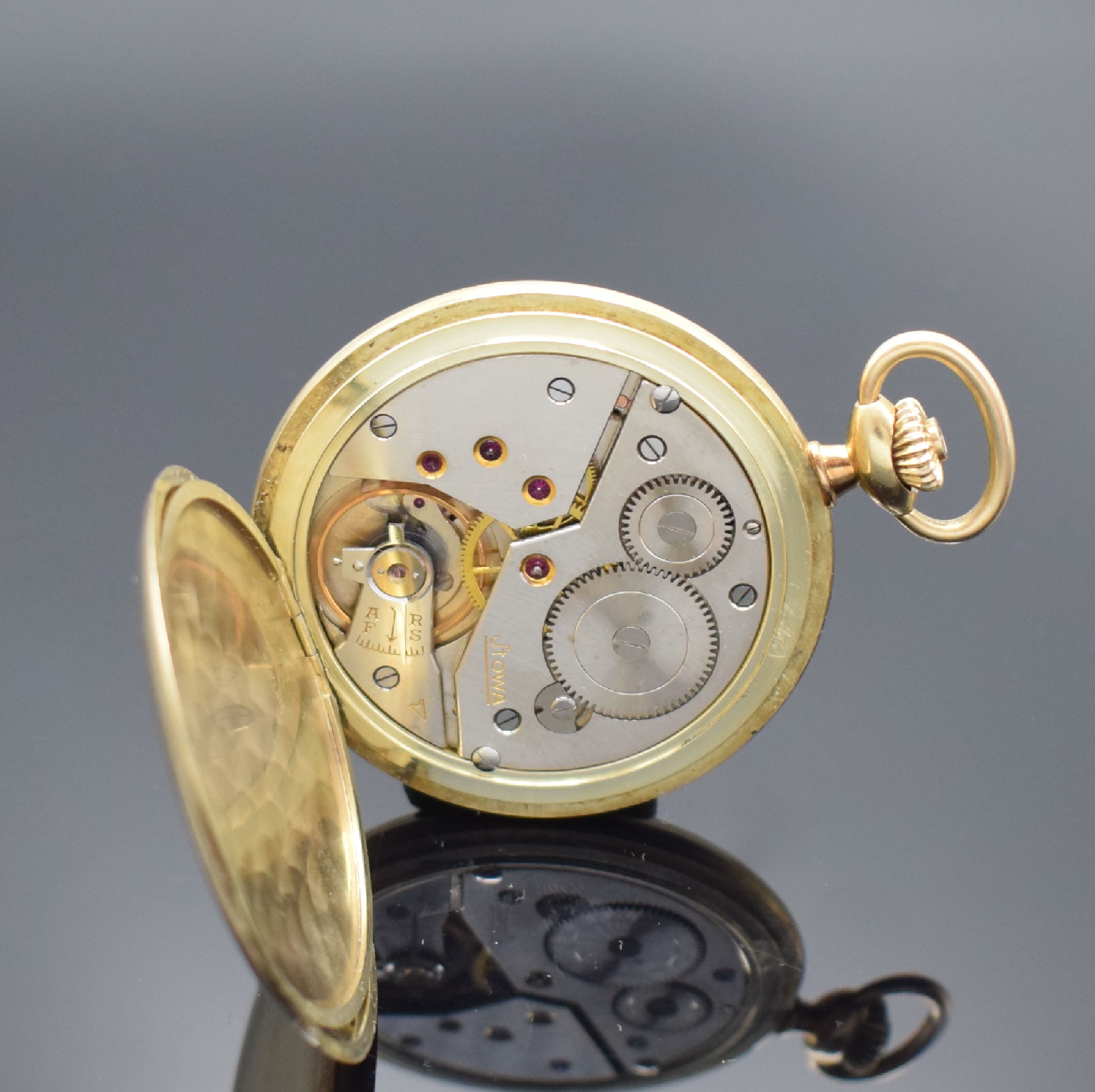 Detail g: STOWA Savonette in GG 585/000, Schweiz um 1940, 2-Deckel Goldgeh., Sprungdeckel mit Schmuckmonogramm, Metallcuvette m. Widmung, Metallzifferbl. m. ...