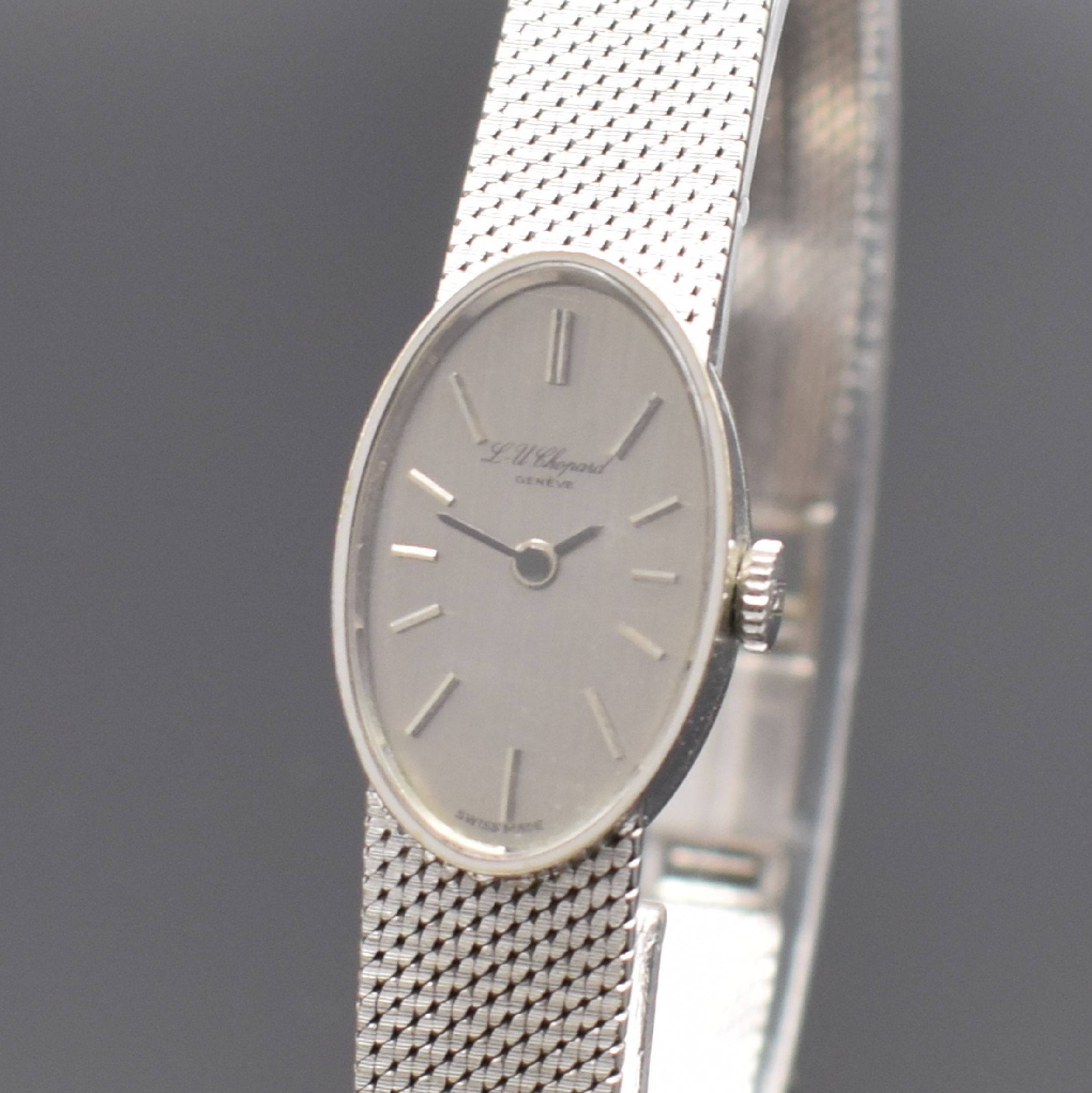 Detail a: L. U. CHOPARD Damenarmbanduhr in WG 750/000 Referenz 5026, Schweiz um 1980, Handaufzug, 2-teil. Gehäuse, Boden aufgedr., Milanaiseband, silb. ...